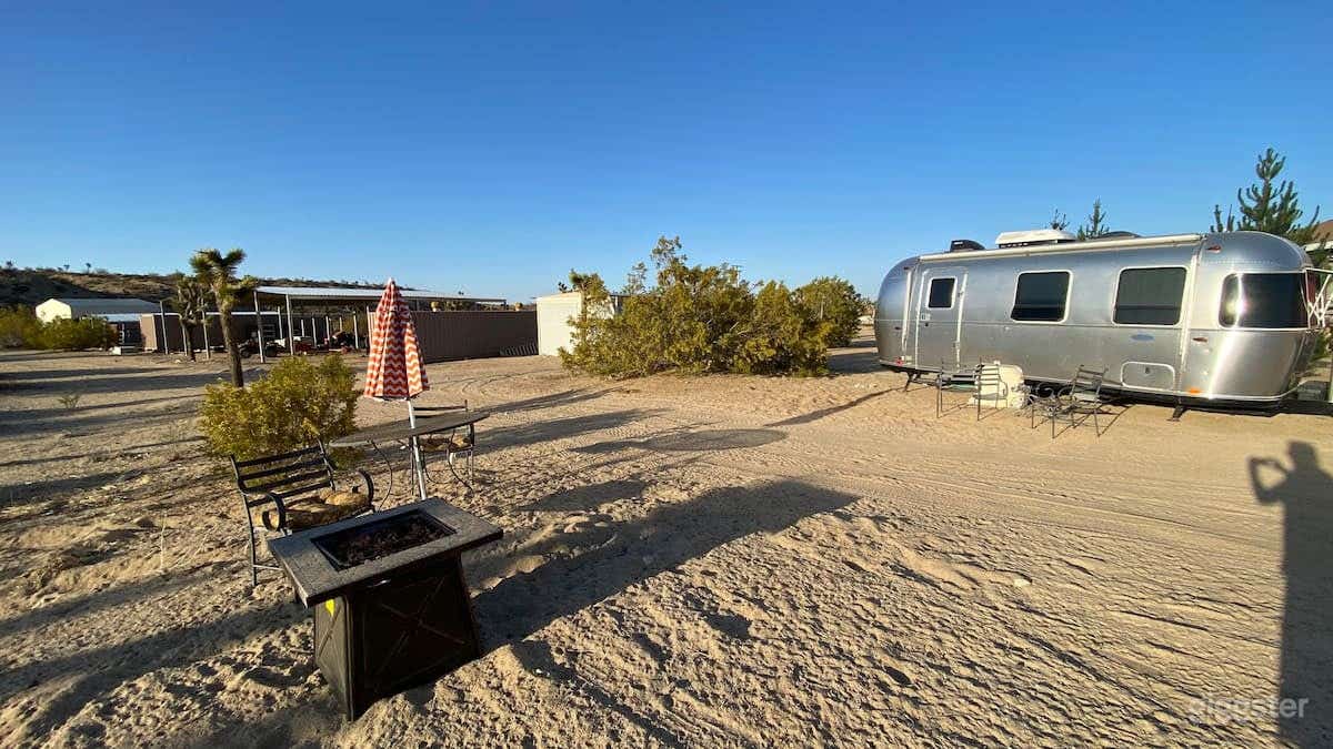 Modern Airstream on 12 acres in Yuca Valley Photo 4