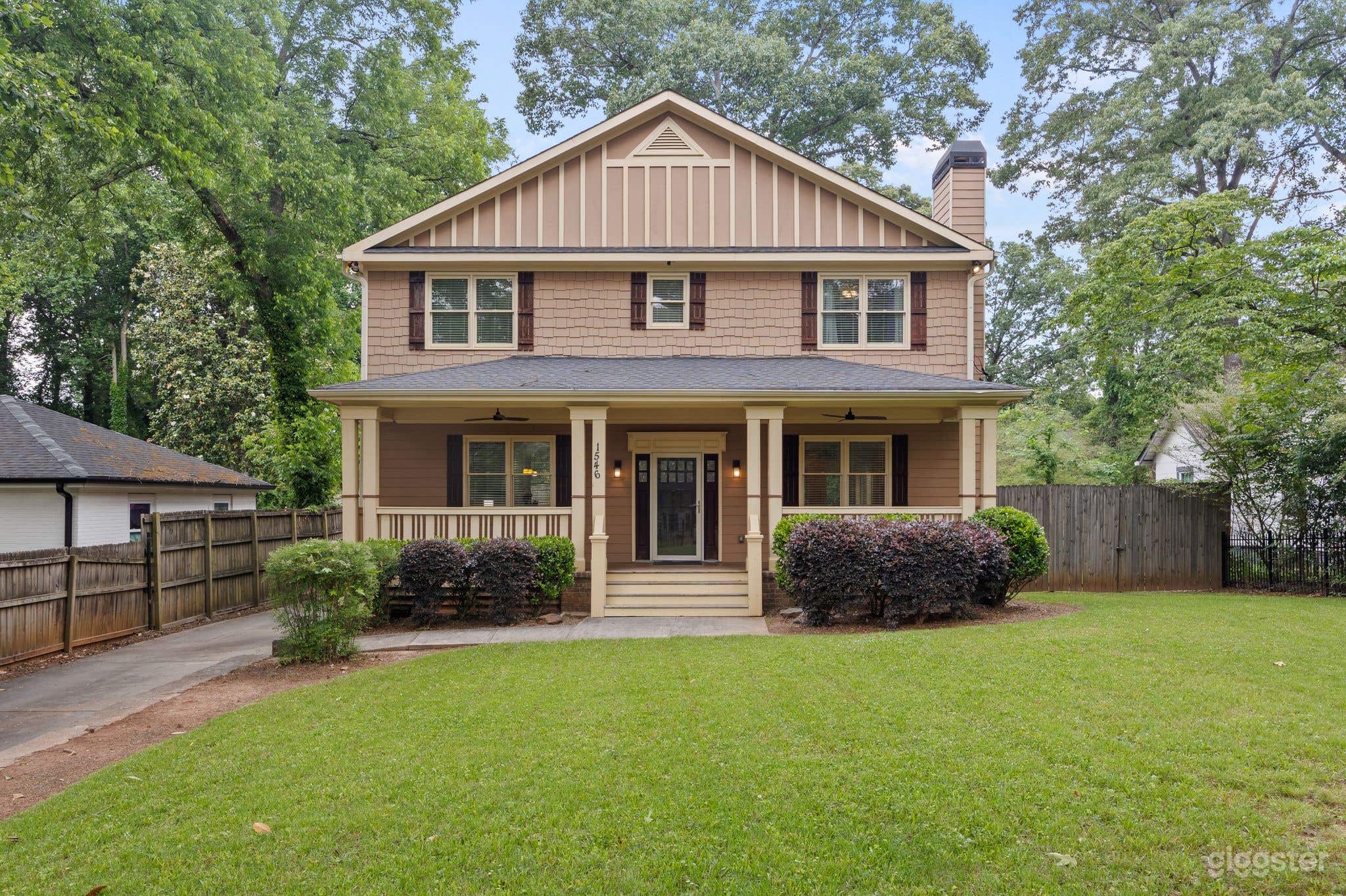 Charming Boho Getaway -Near Downtown- Sleeps 6-10 Photo 1