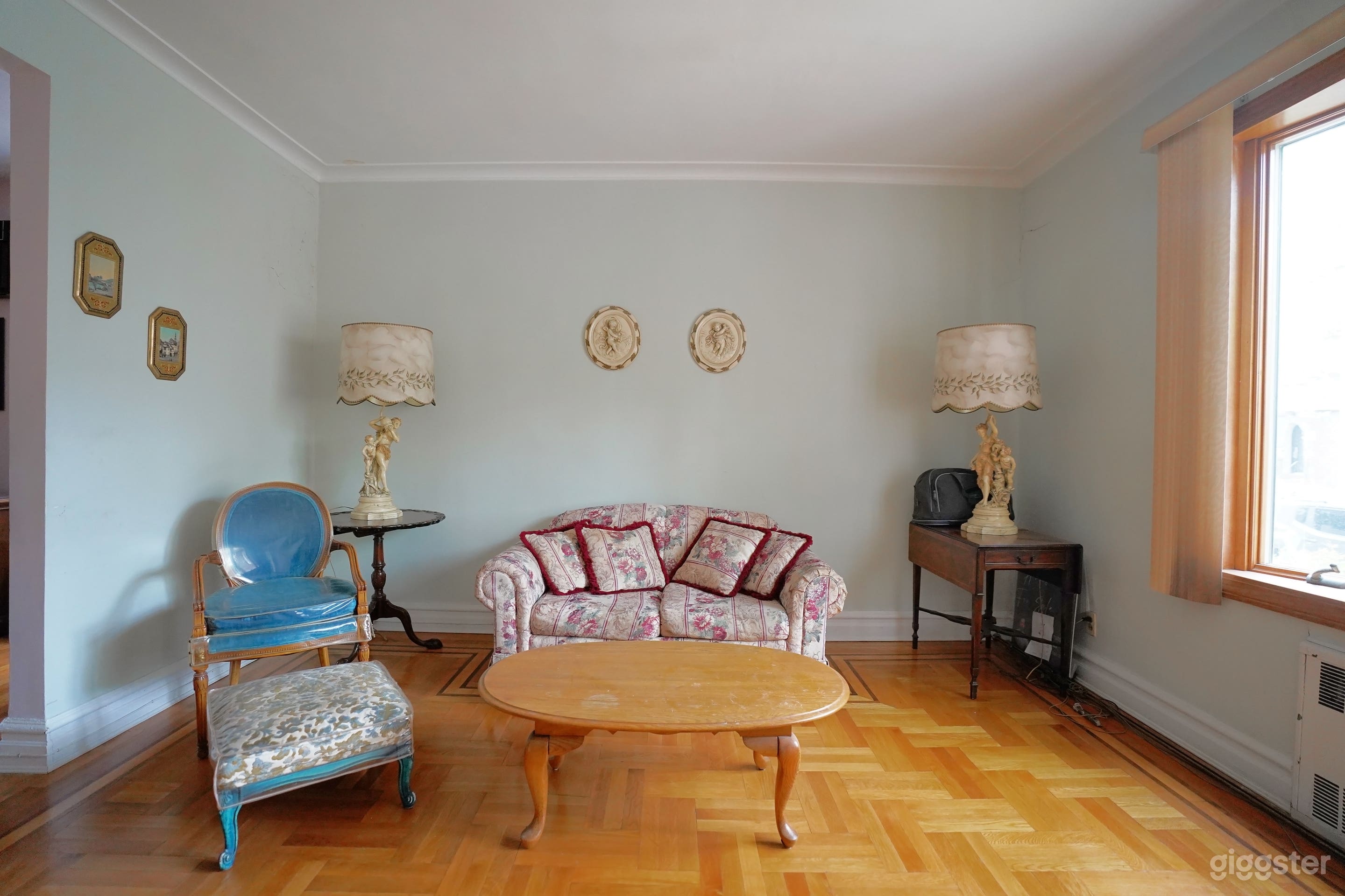 Vintage 70's Wallpaper House Photo 2