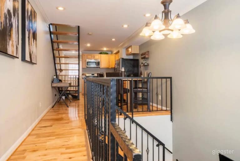  Newly Renovated and Stylish Home 