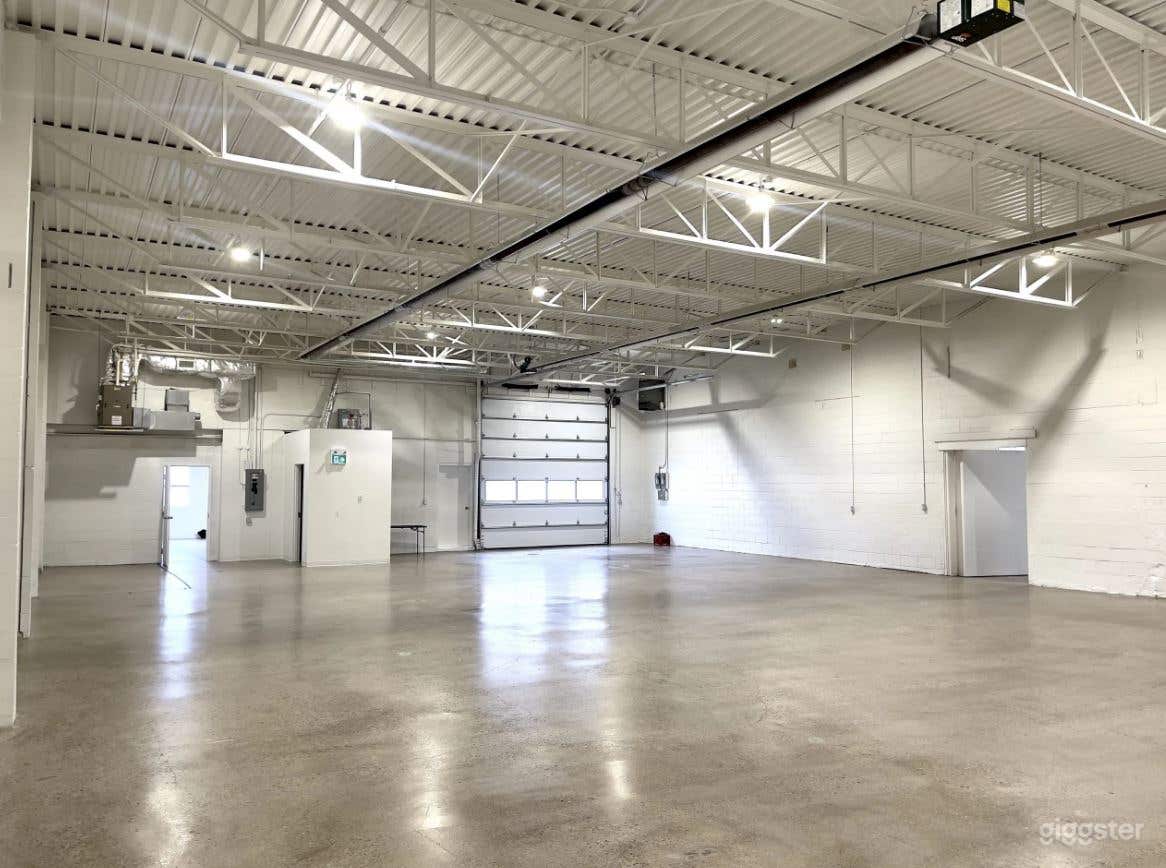 A Motion/Stills Rental Studio Located in Hamilton  Photo 1