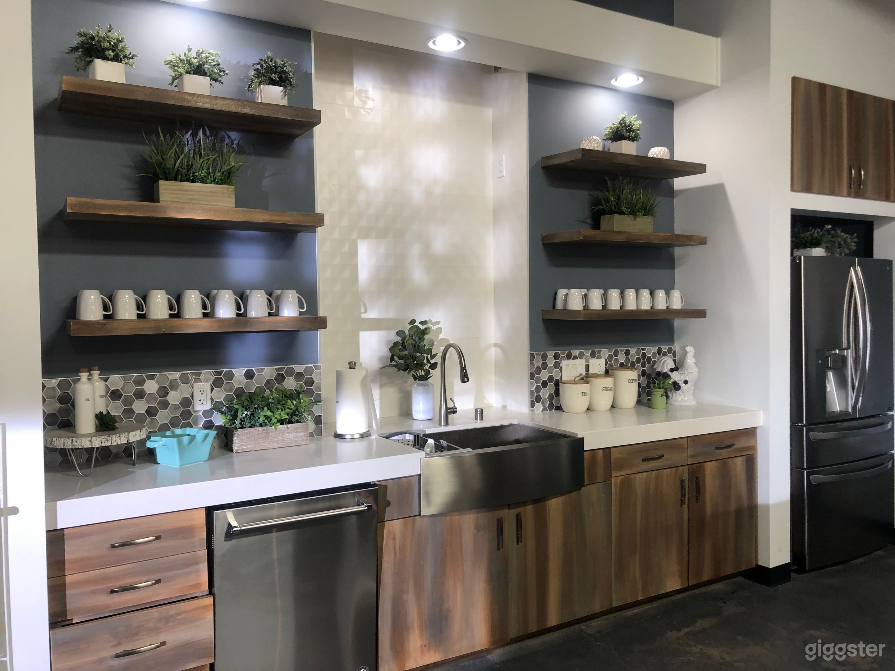 Historic Downtown Vista Production Stage Photo 3