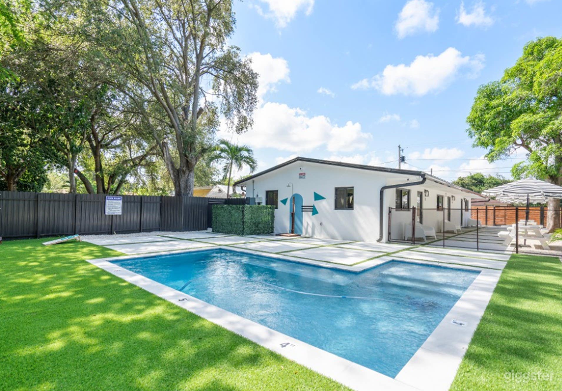 Saltwater Pool with Sun Loungers & Outdoor Shower Photo 1