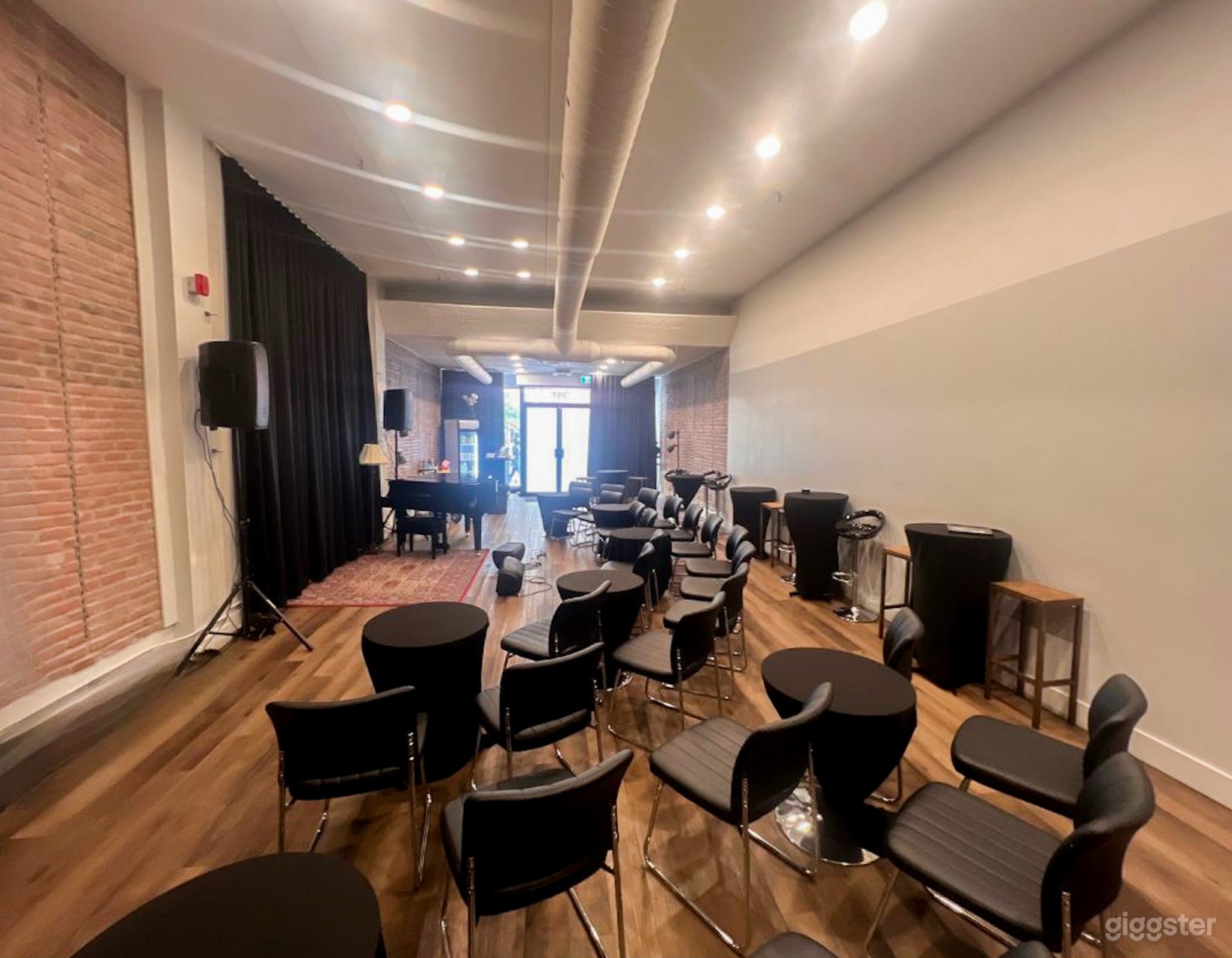 Ste-Catherine - Beautiful Boutique Gallery Hall Photo 3