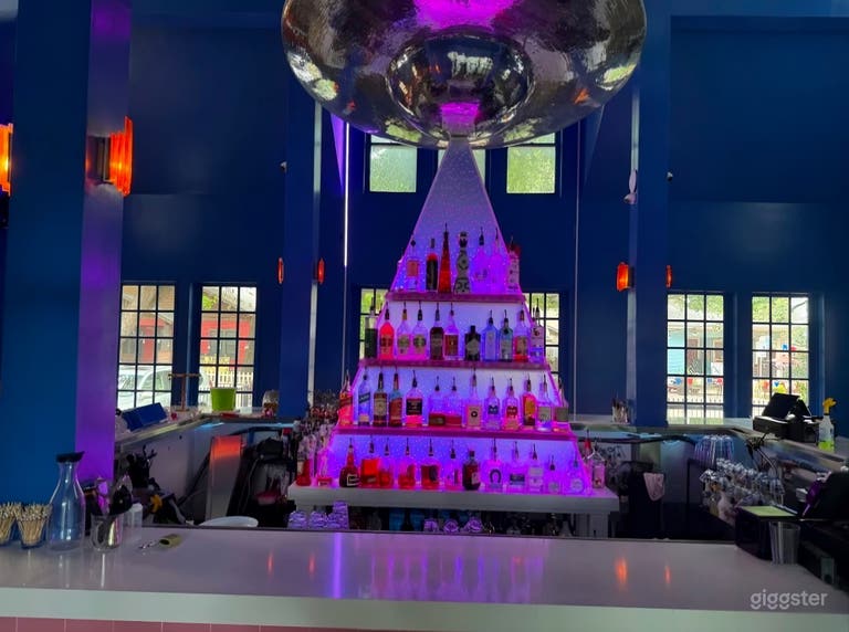  Retro Cosmic Bungalow Lounge in Downtown Austin 