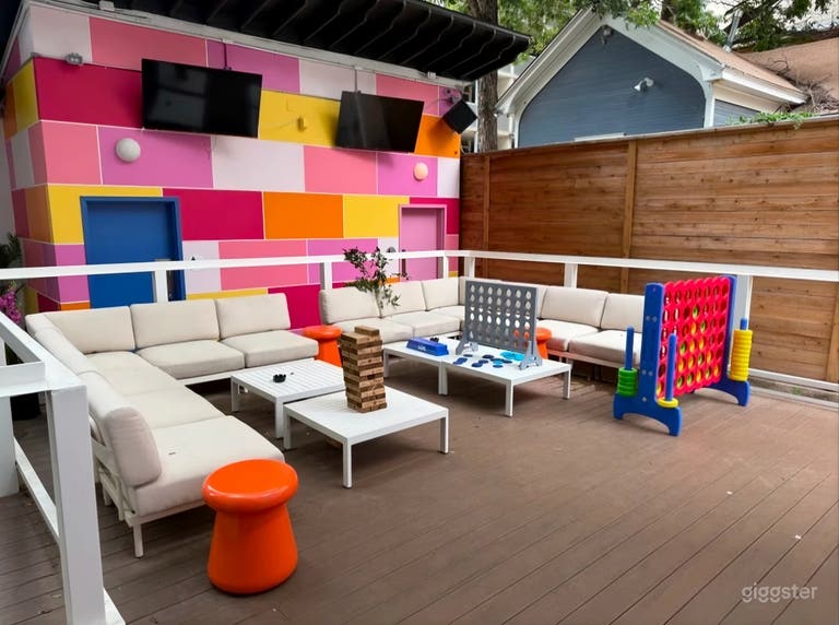  Retro Cosmic Bungalow Lounge in Downtown Austin 