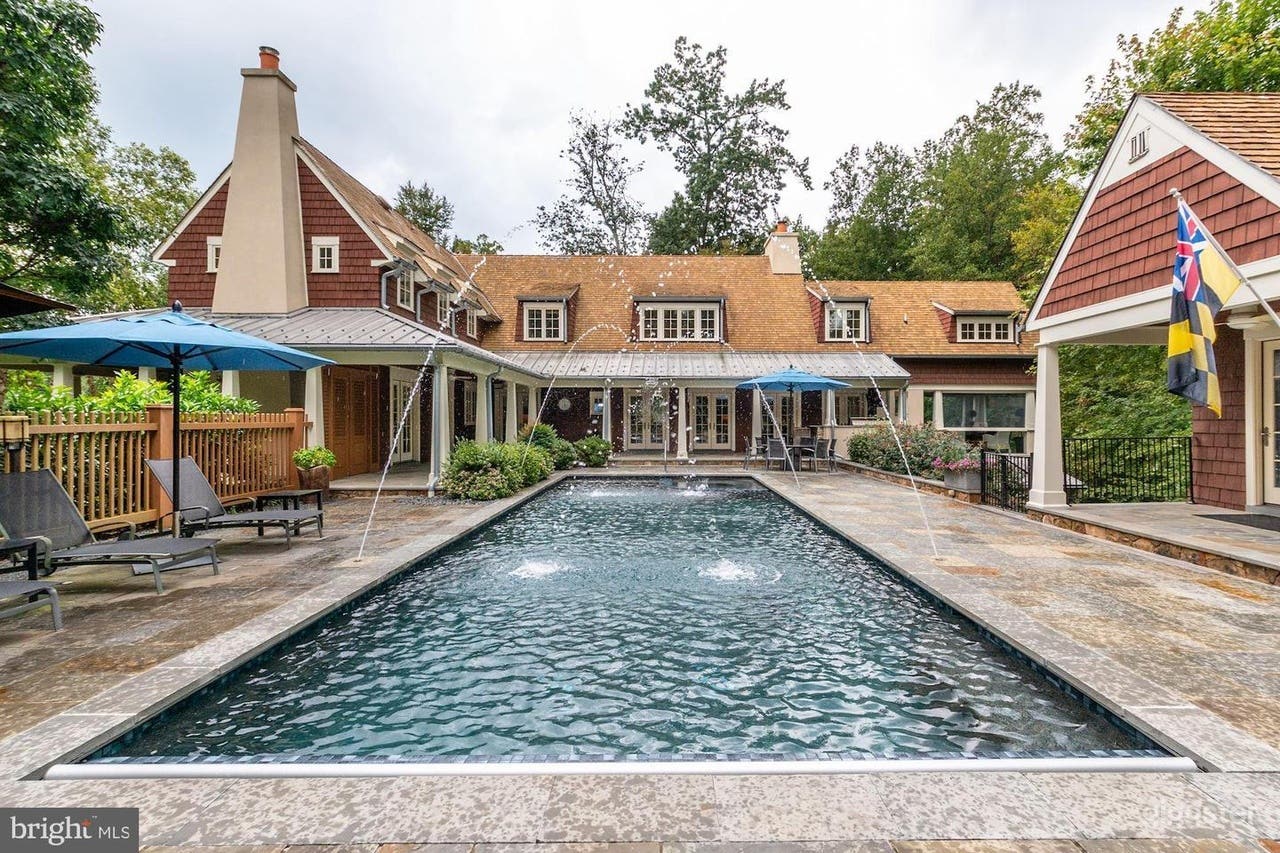 Large English Cottage Style Home Photo 1