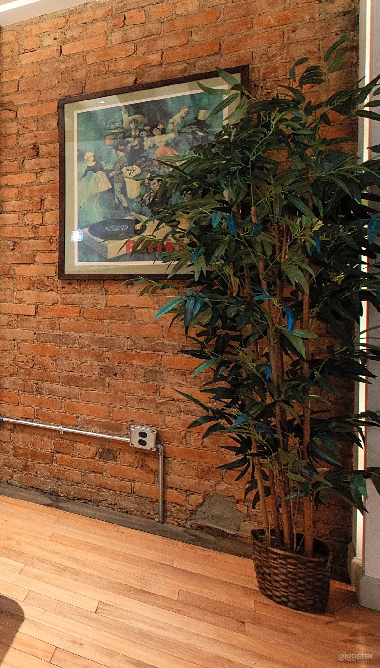 Remarkable Meeting Space Photo 3