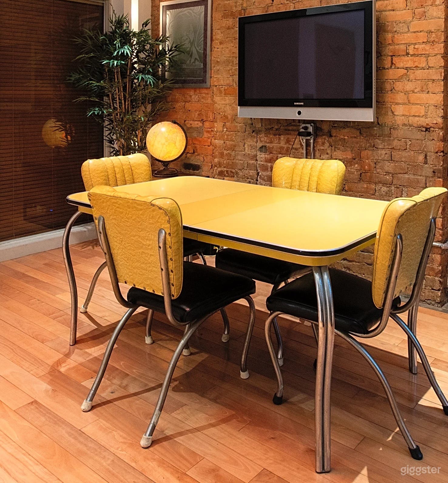 Remarkable Meeting Space Photo 2