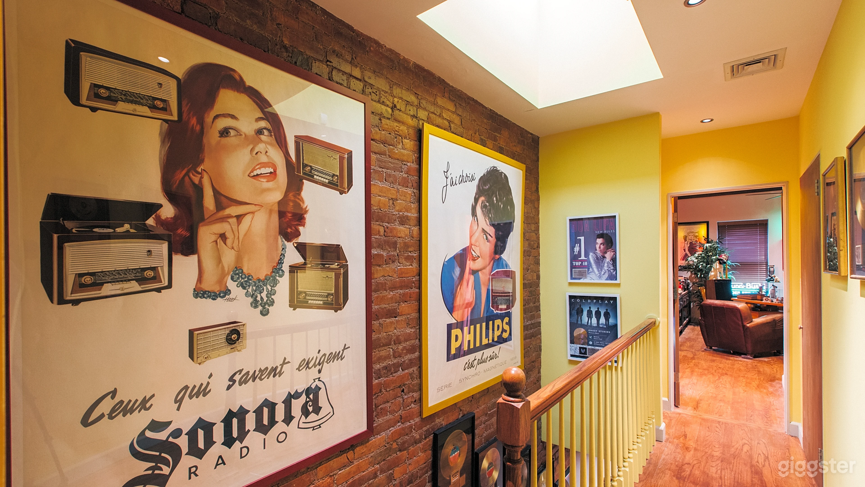 Remarkable Meeting Space Photo 4