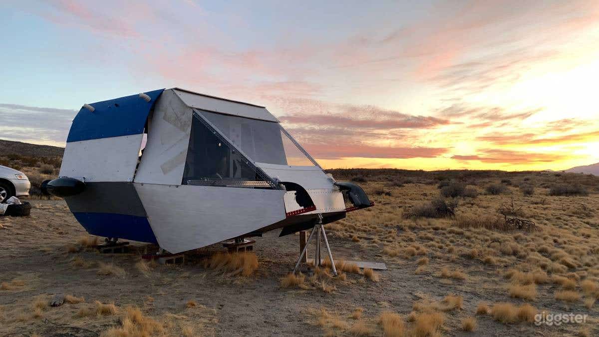 Shuttle ext right side view