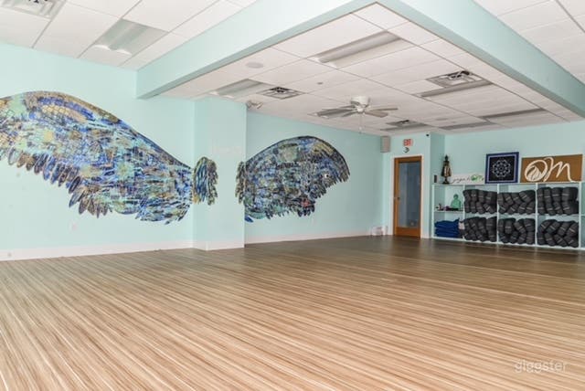 Stylish Un-Heated Yoga Room for Productions and Photoshoots Photo 1