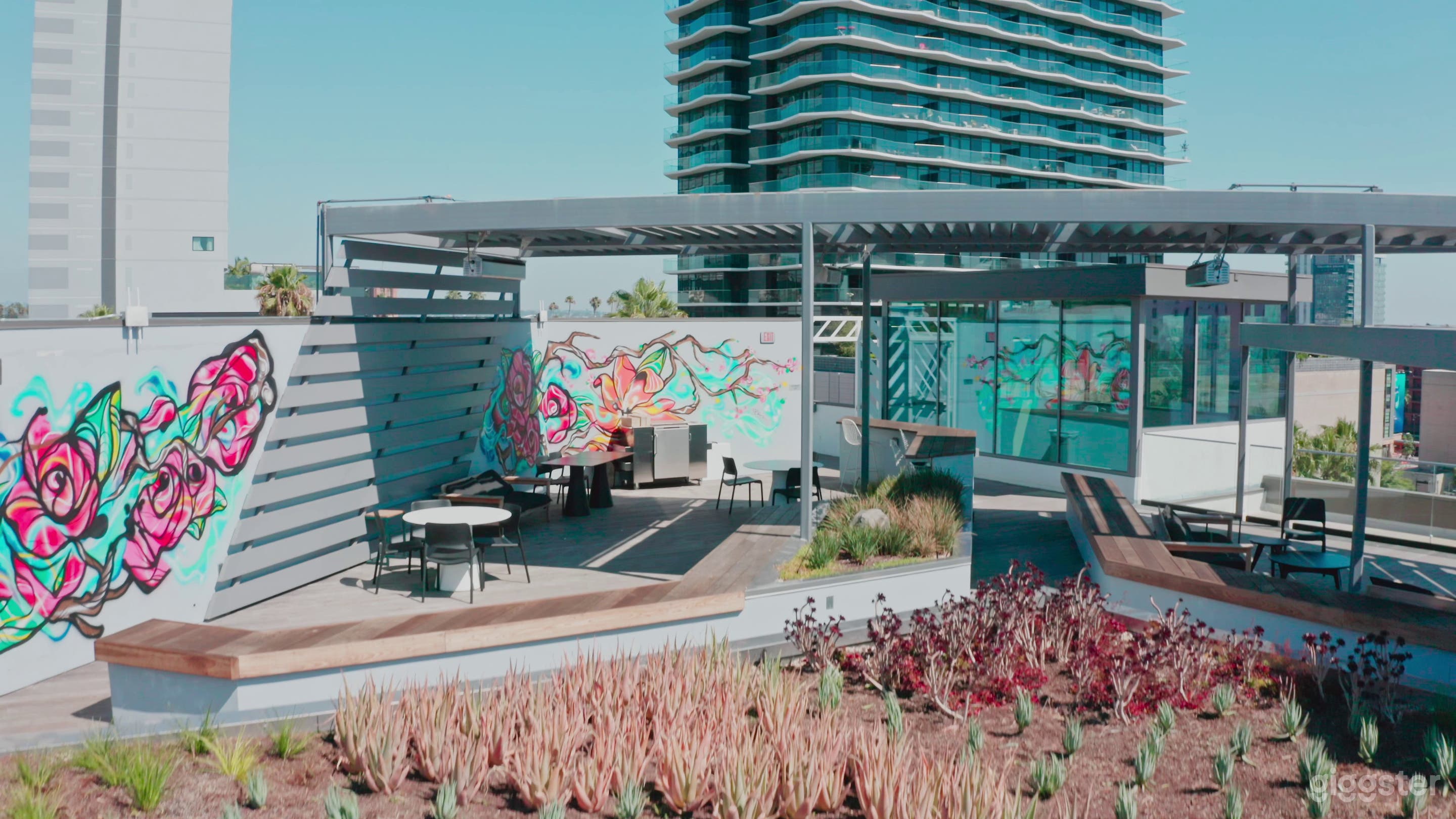Awesome mixture of space and environment for live music.