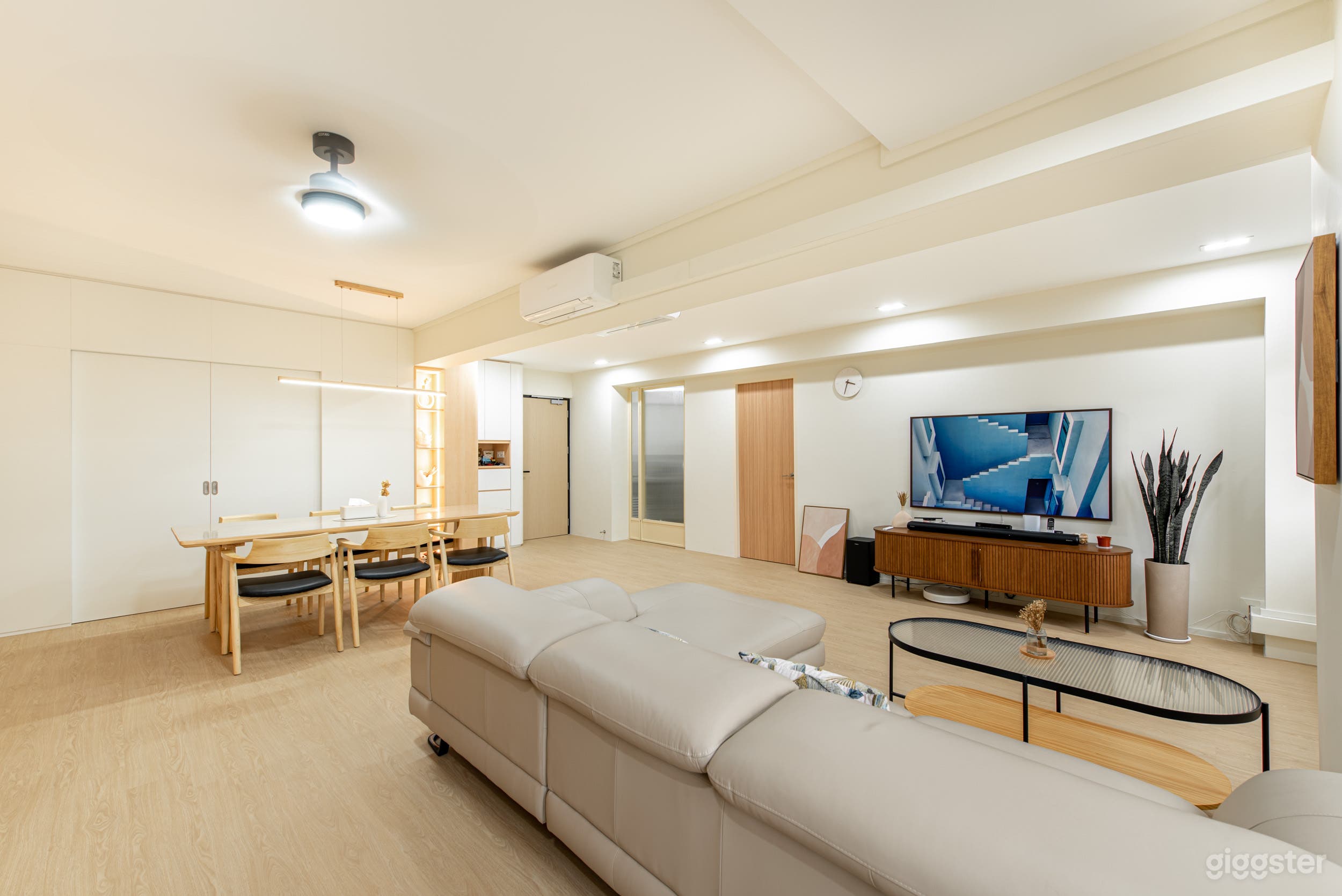 Spacious 5Rm HDB Scandi Minimalist Theme Open Concept Photo 1