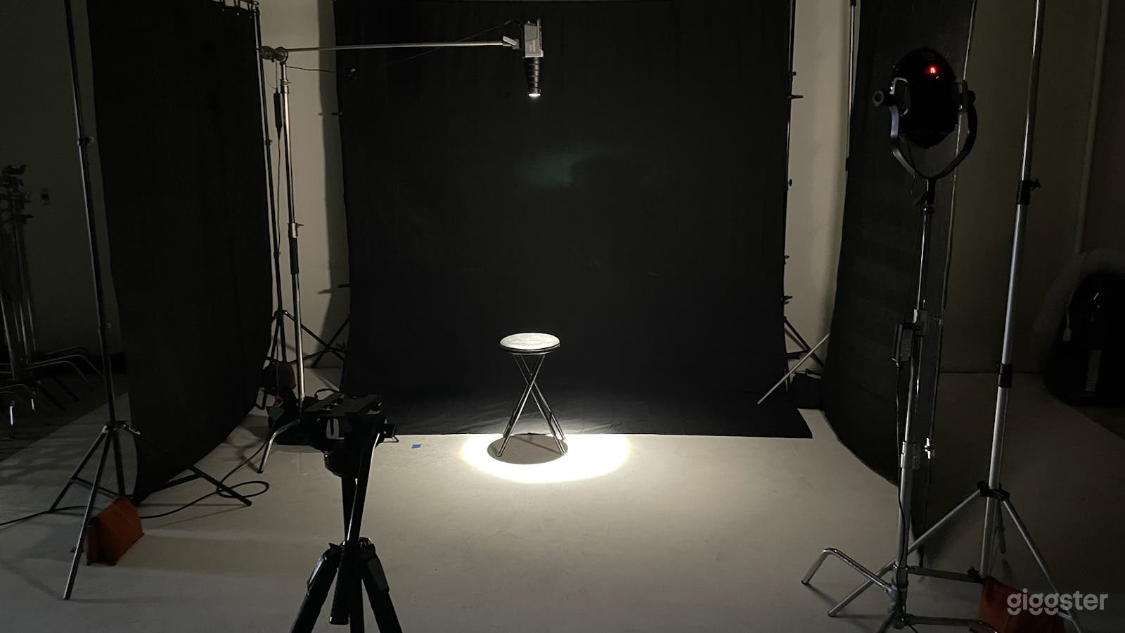Hybrid Photography and Video Space Photo 2