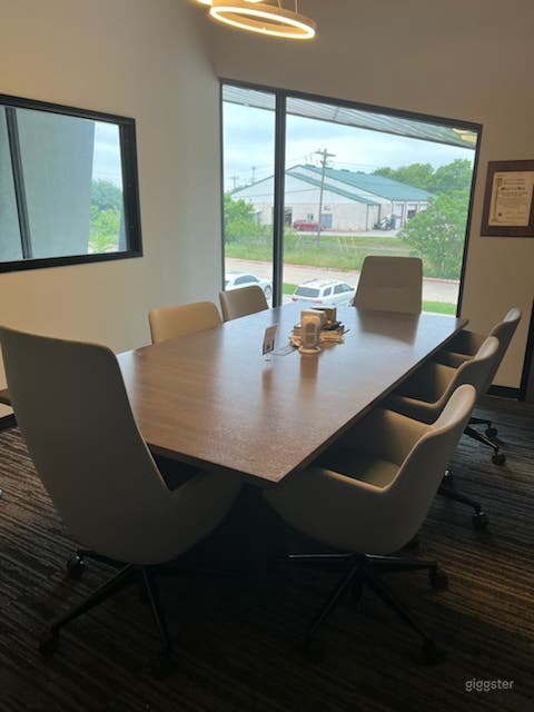  One-of-a-Kind Meeting Space 