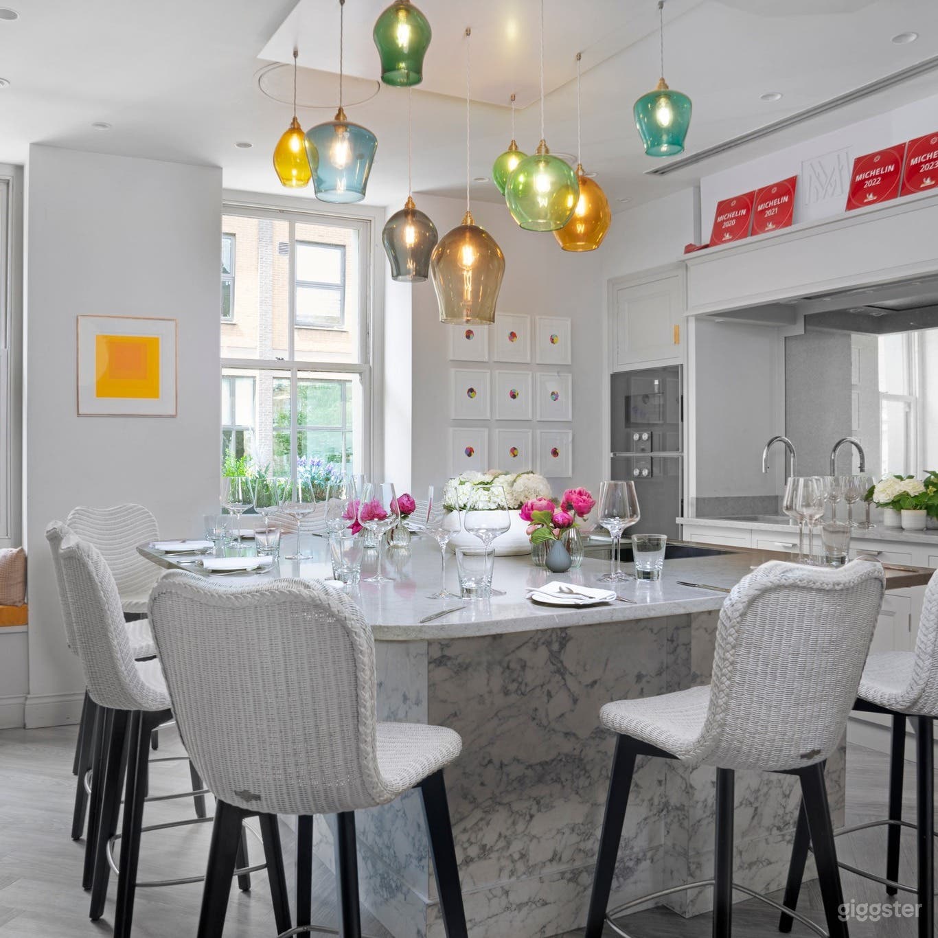 Glamorous Kitchen Room for Functions Photo 1