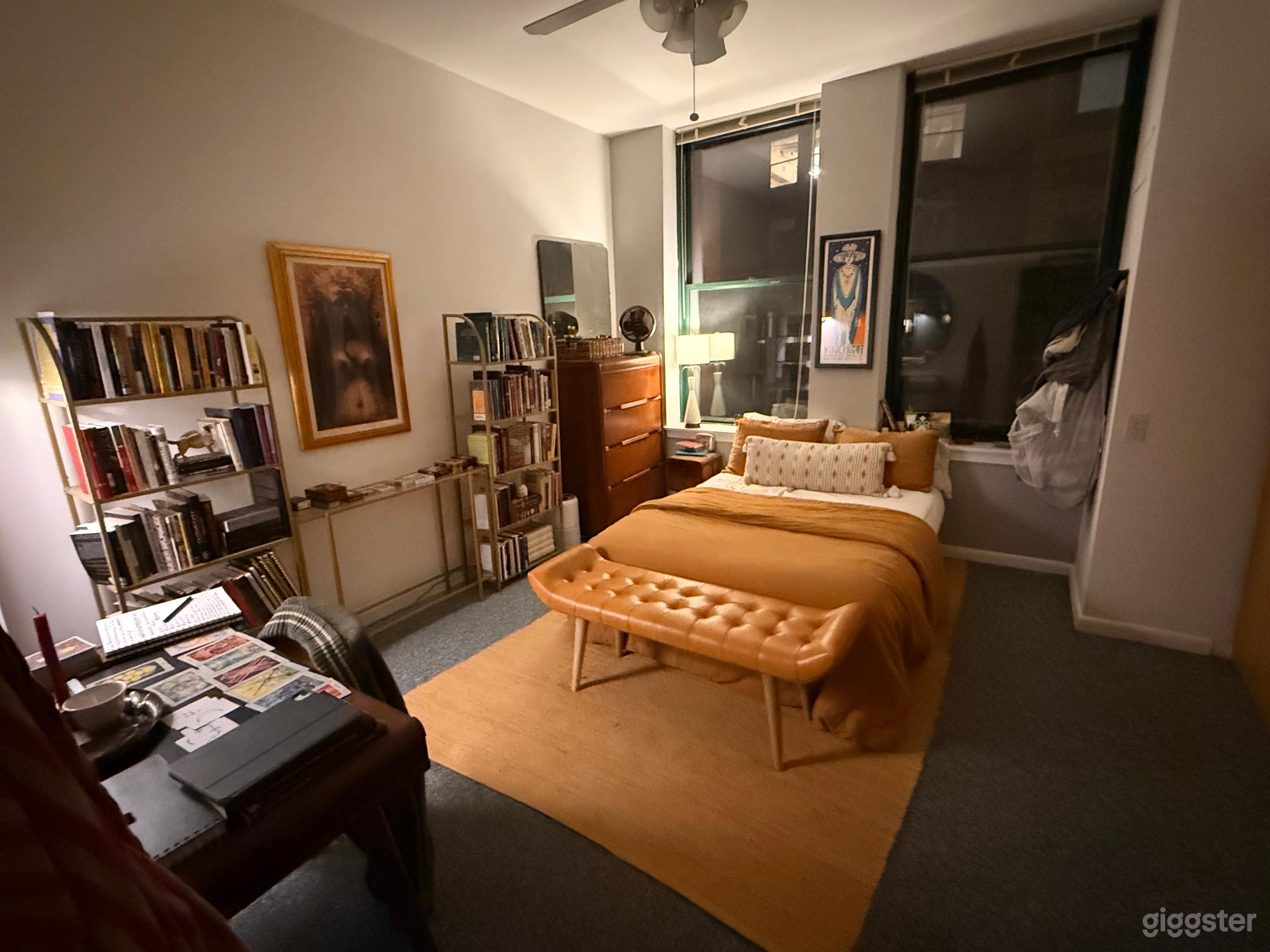 Downtown Chicago Midcentury Apartment Photo 4