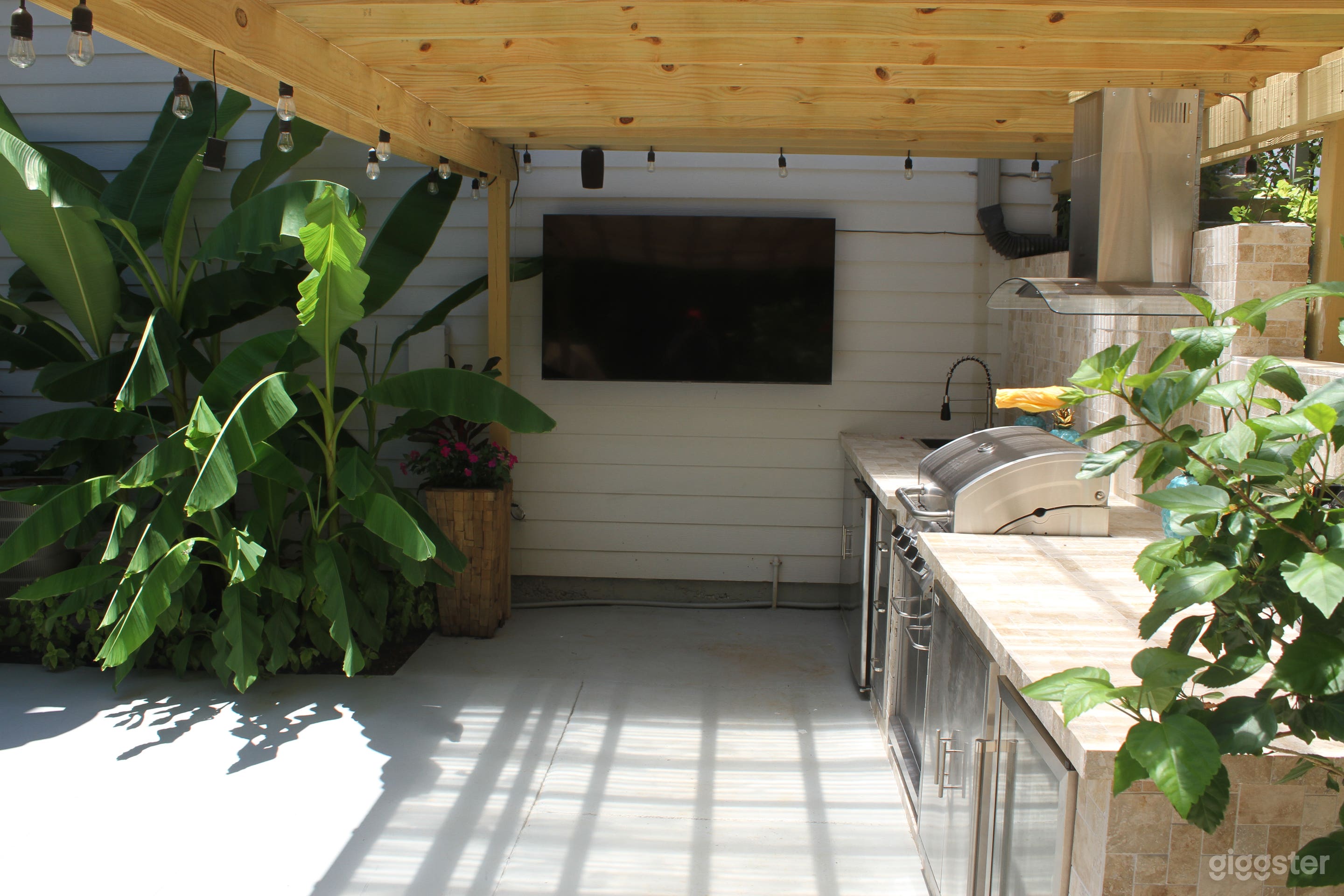 Outdoor Kitchen / Bar