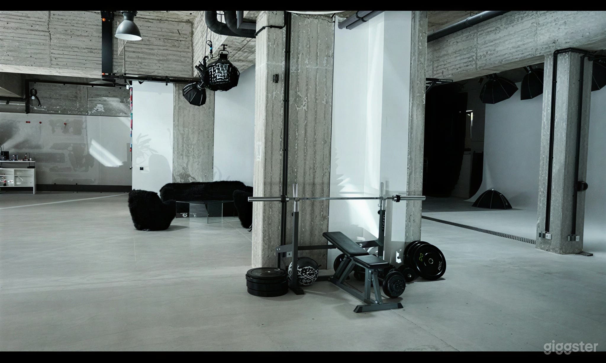 Sport- & Fitness-Set (Beton/Beton-Loft) in Berlin-Charlottenburg Foto 1