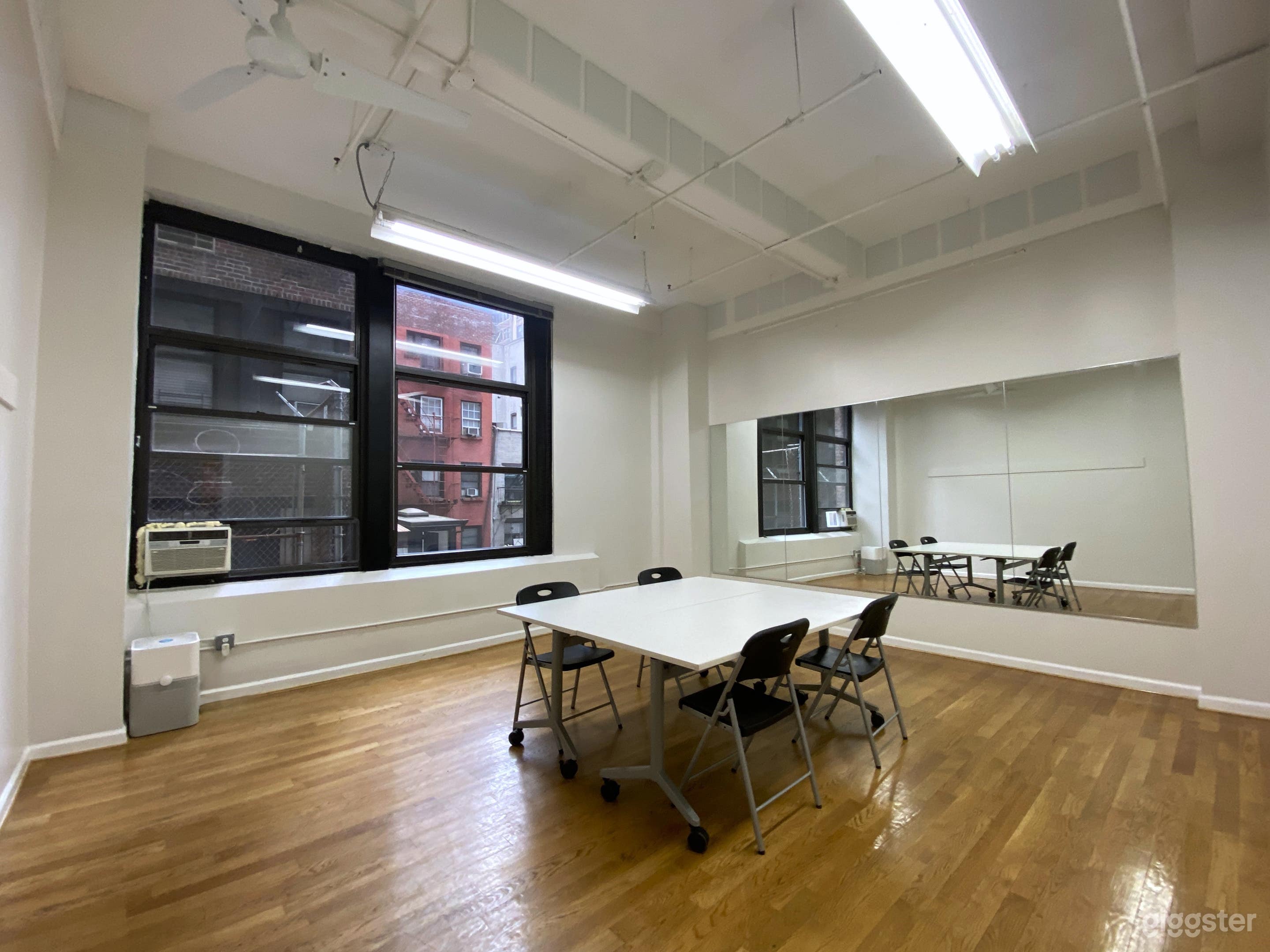 Cre8ive 2-3: Flexible Chelsea Space Photo 2