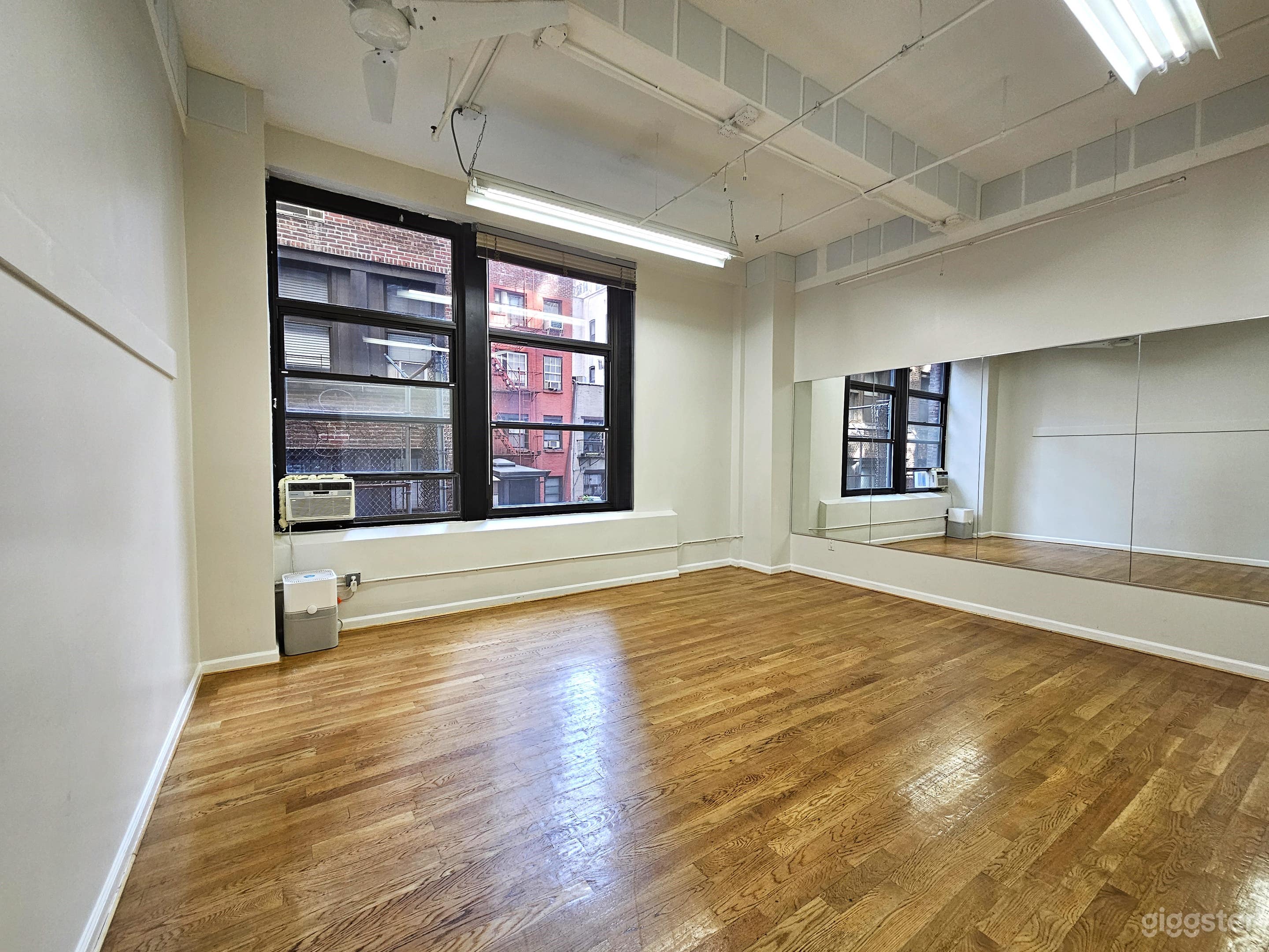 Cre8ive 2-3: Flexible Chelsea Space Photo 1