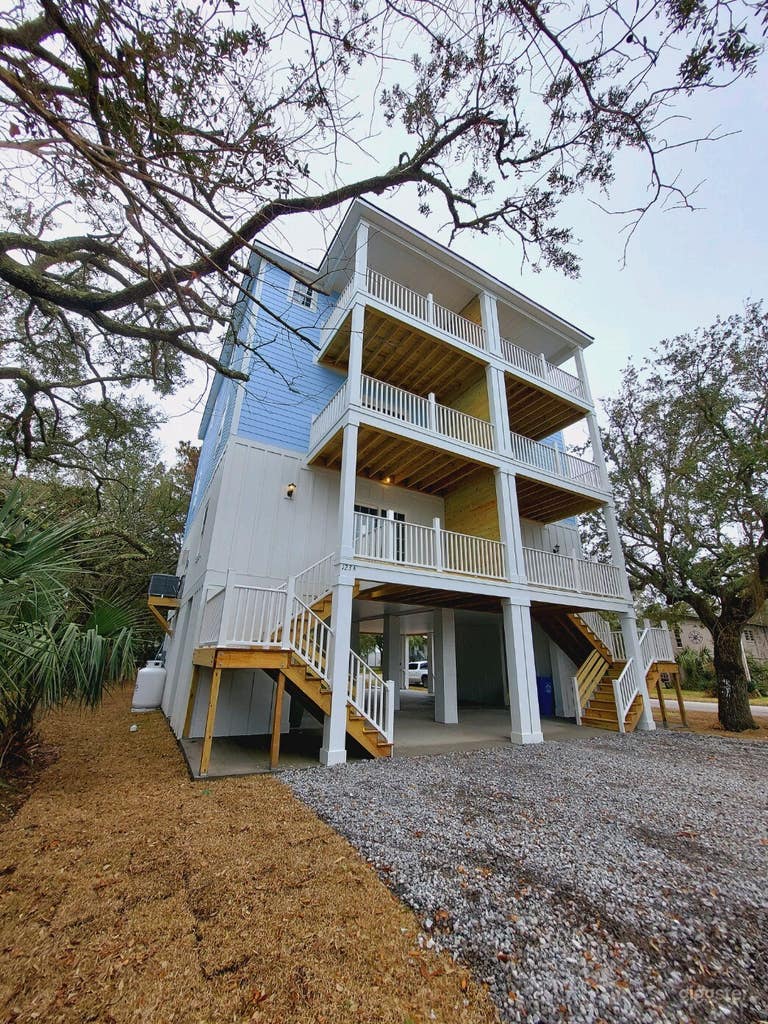  Just Built-Luxury Pool: 1st of 2 (Apt A/ 4 BR) 