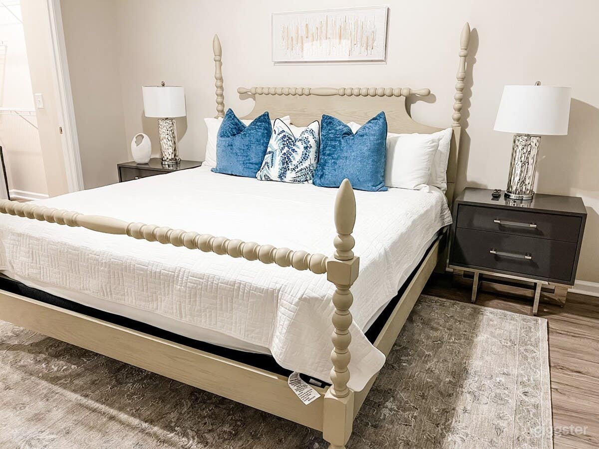 Just Built-Luxury Pool: 1st of 2 (Apt A/ 4 BR) Photo 2