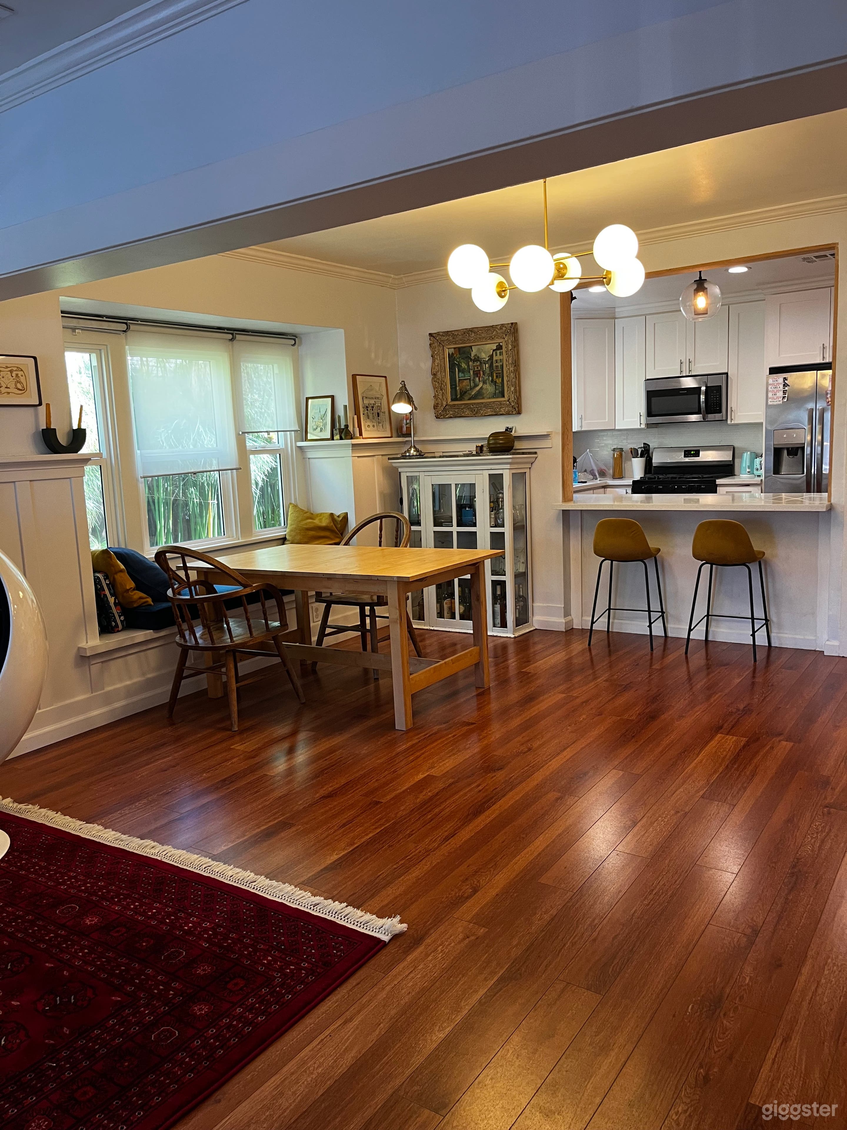 Colorful 1914 Craftsman in LA Photo 2