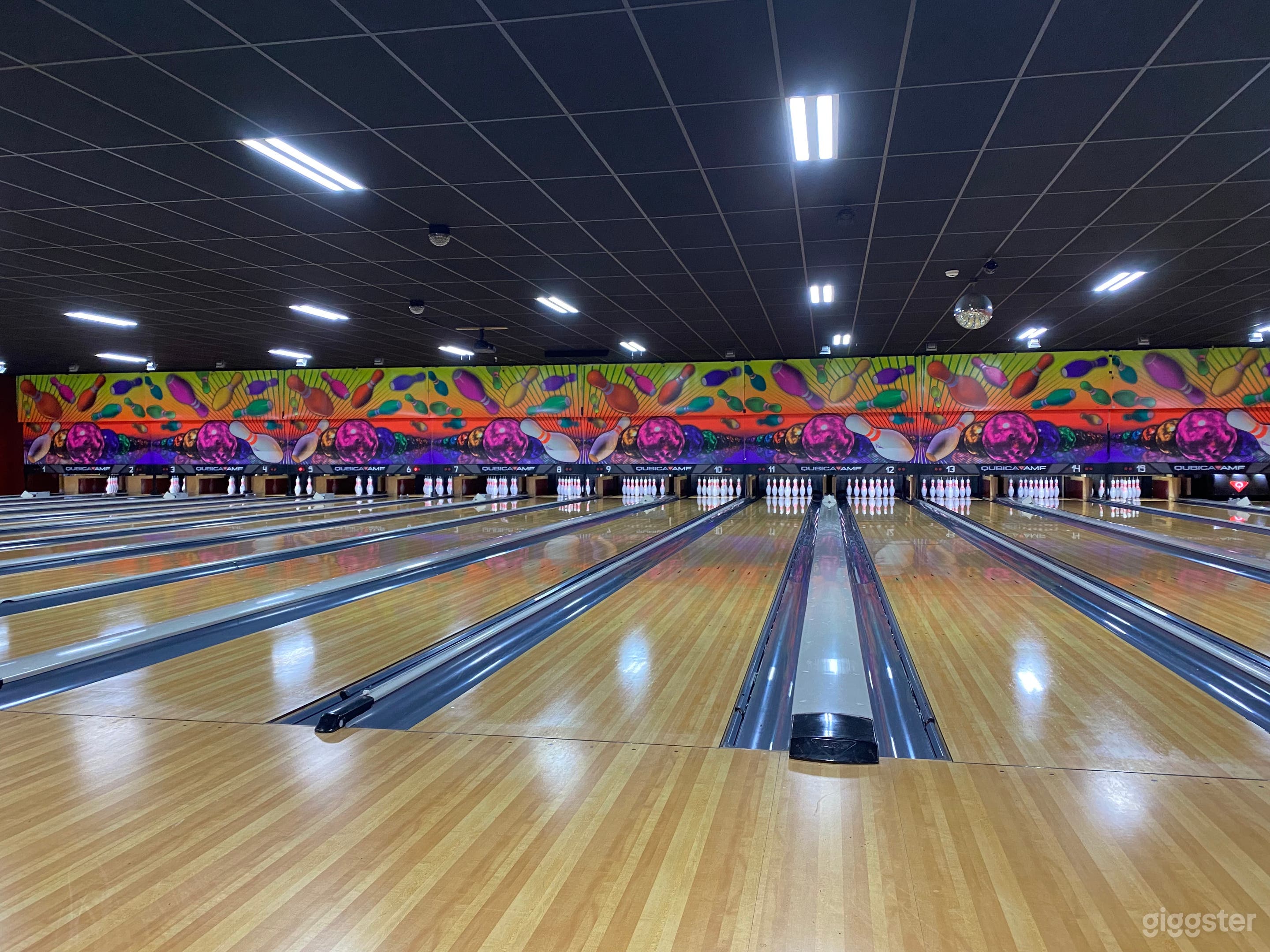 Bowling and Entertainment Venue Photo 1