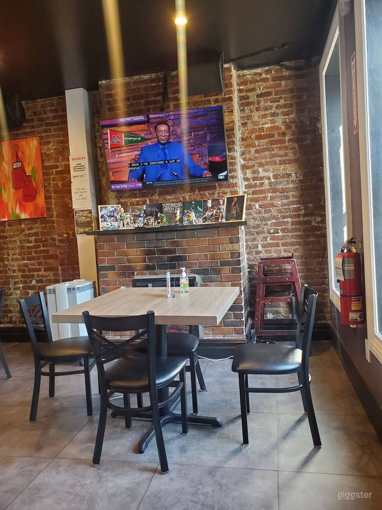 Chic, Urban Sports Bar and Restaurant in Bed-Stuy  Photo 2