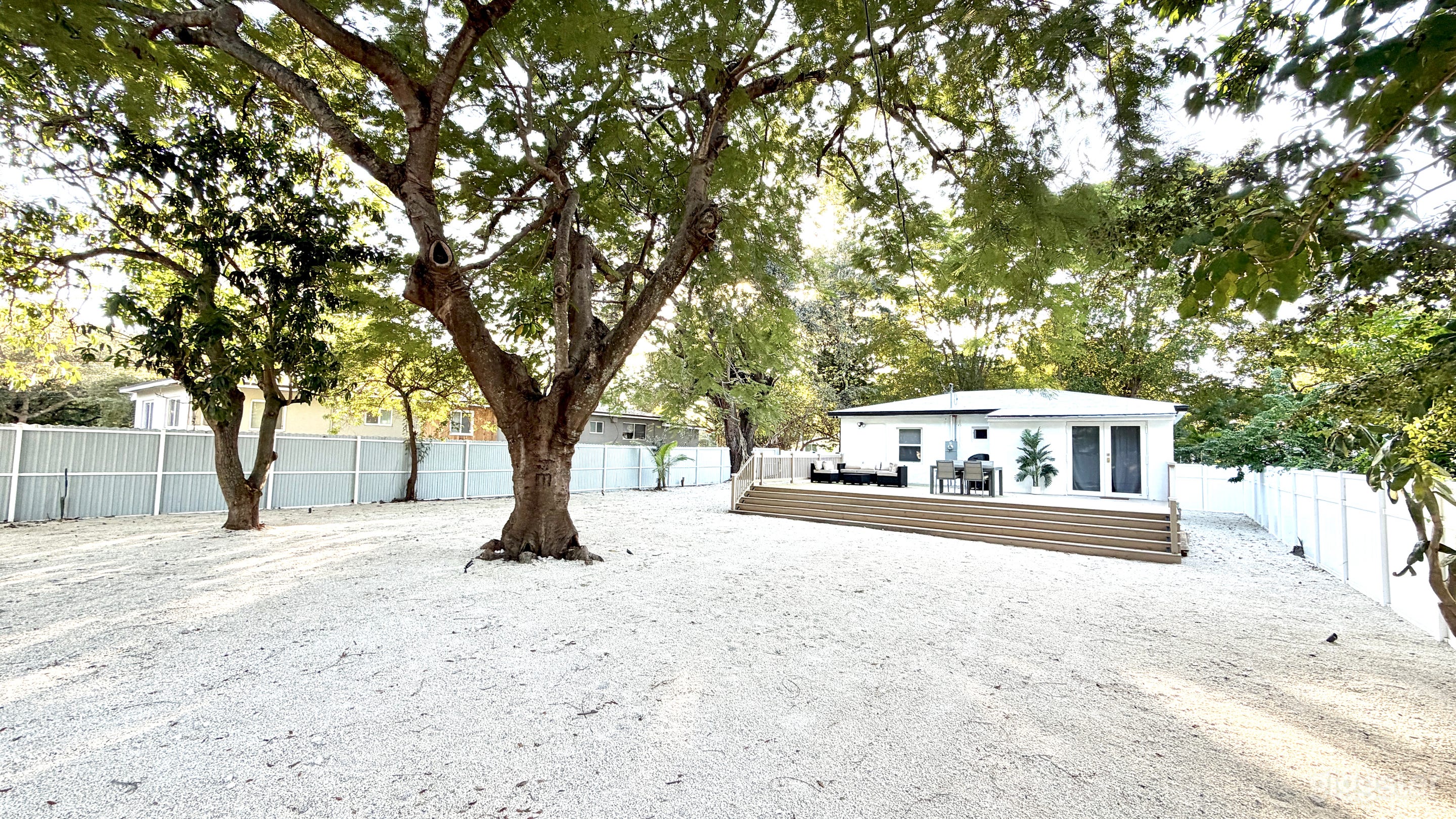 Villa Nina – Private Garden Event House Photo 1