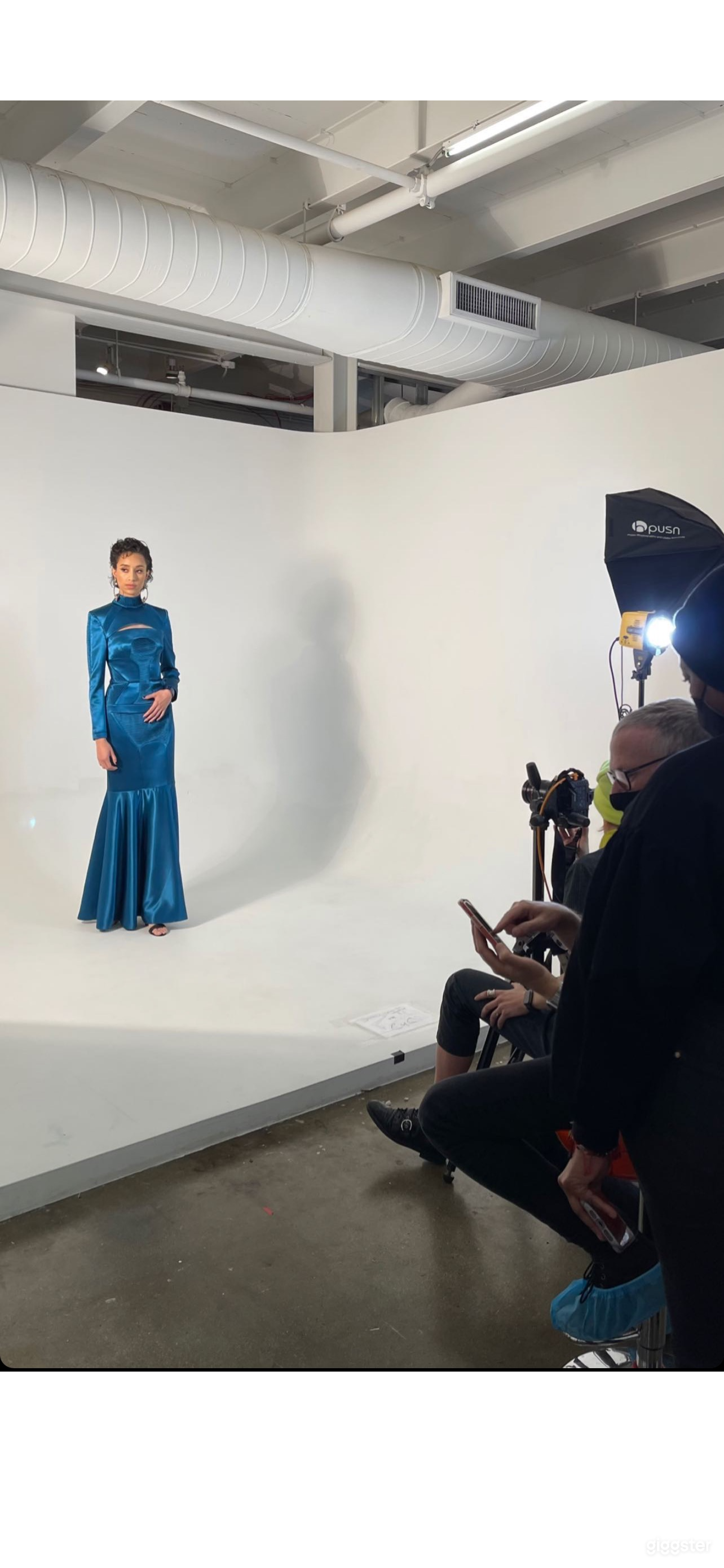 Showroom Seven Photo 4