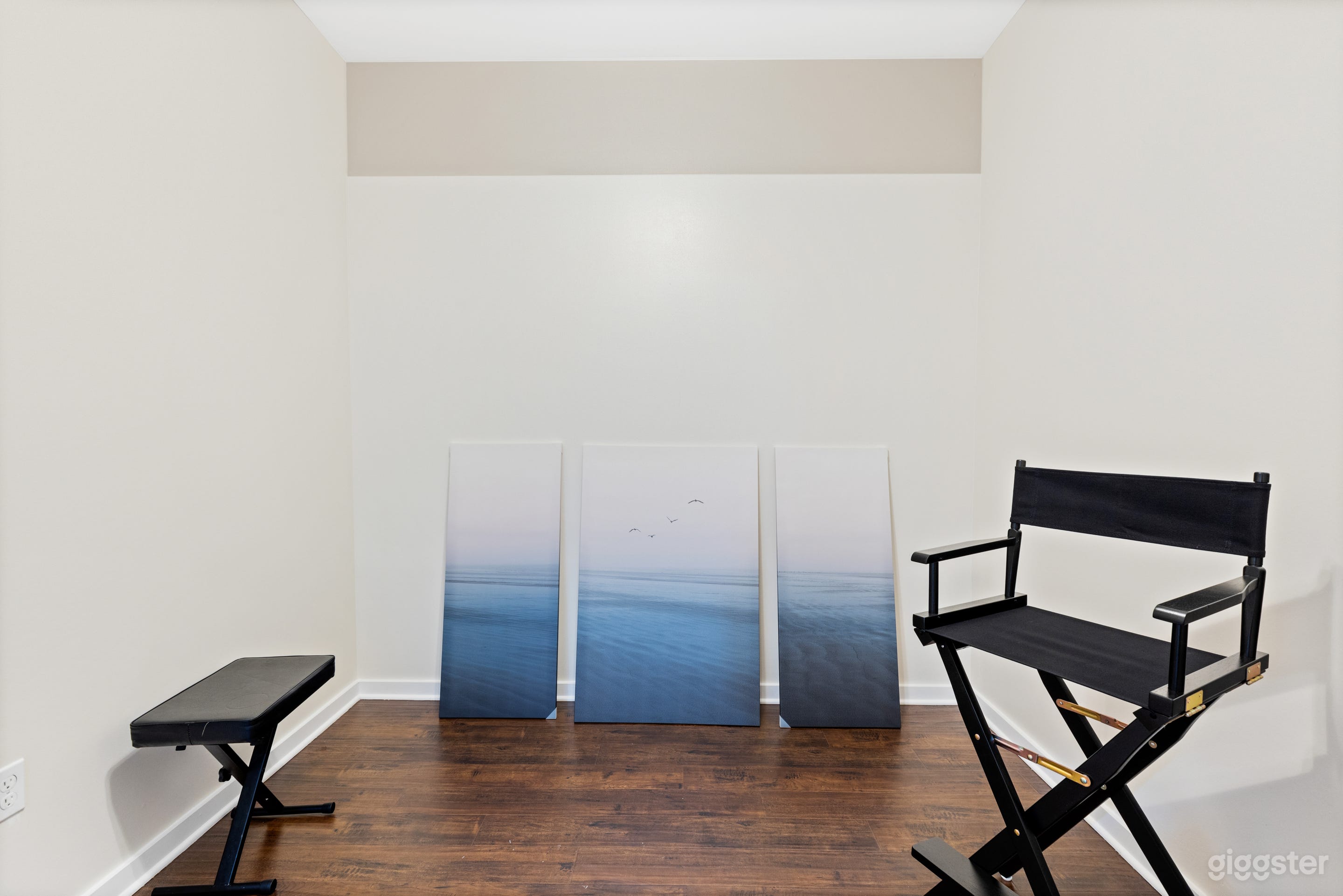 Downtown Dallas High Rise with Skyline View Photo 4