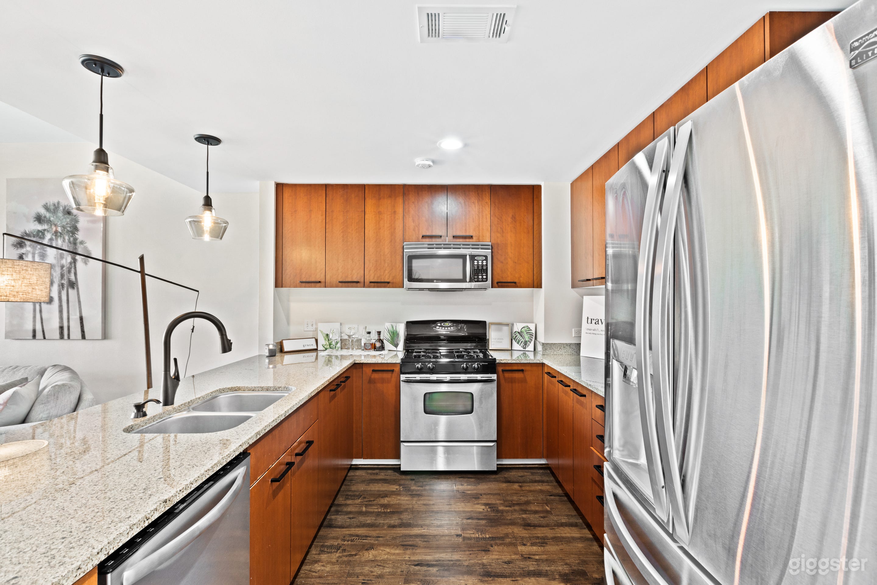 Downtown Dallas High Rise with Skyline View Photo 3