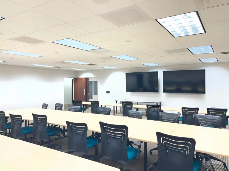  Private Meeting & Training Rooms in Raleigh w/ Ample Parking 