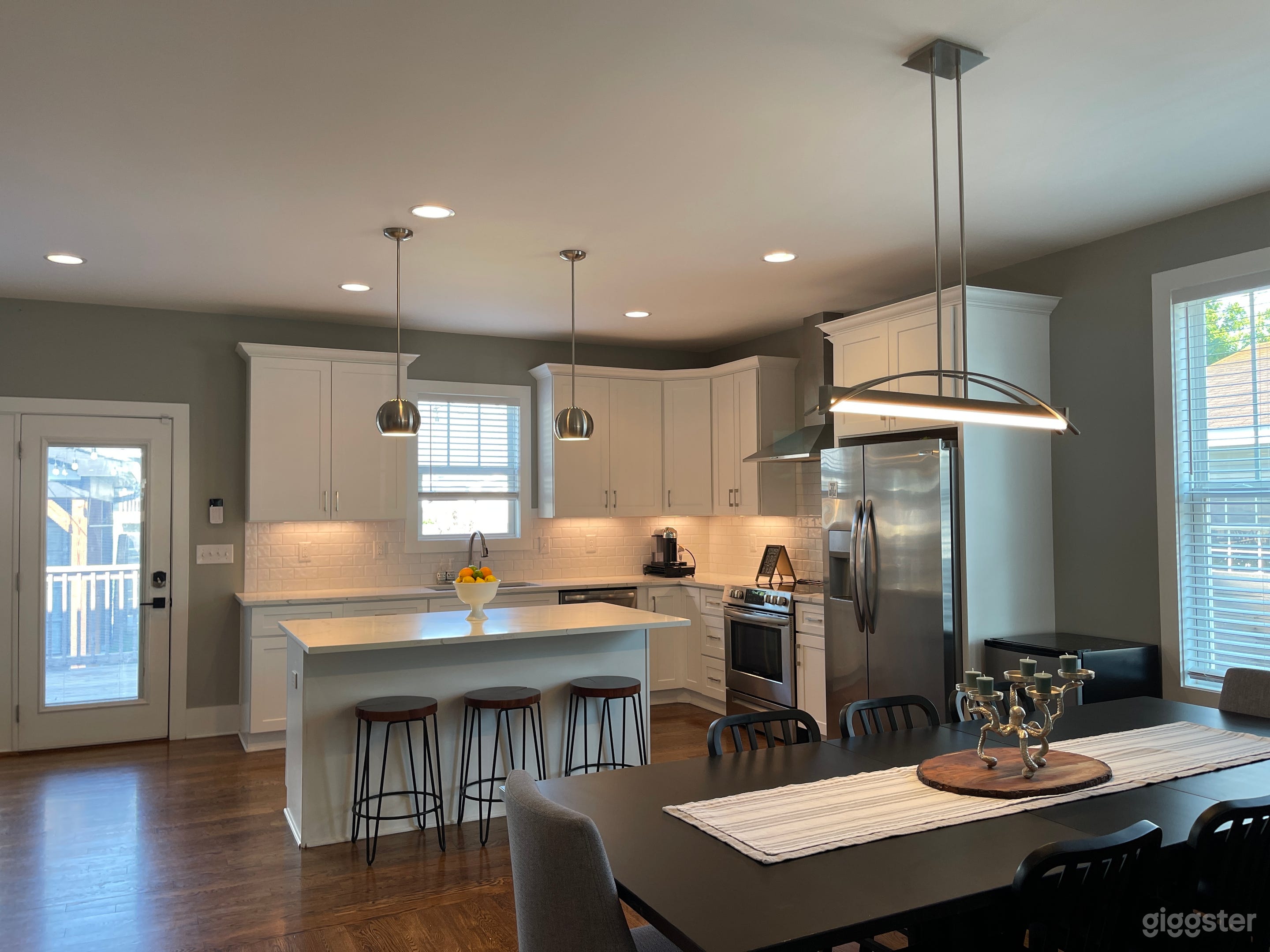 PRODUCTION-READY CRAFTSMAN W/ OPEN LAYOUT Photo 2