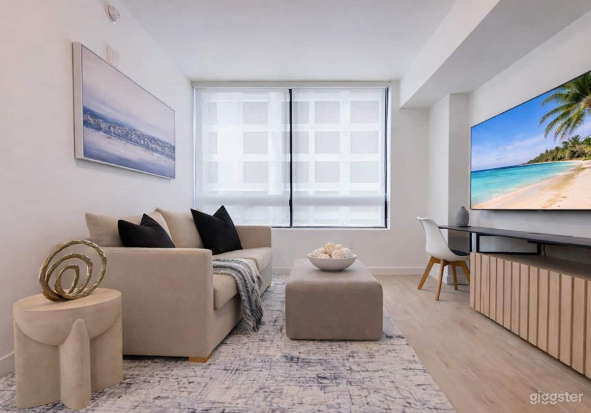 Luxury Resort-Style Condo Photo 3