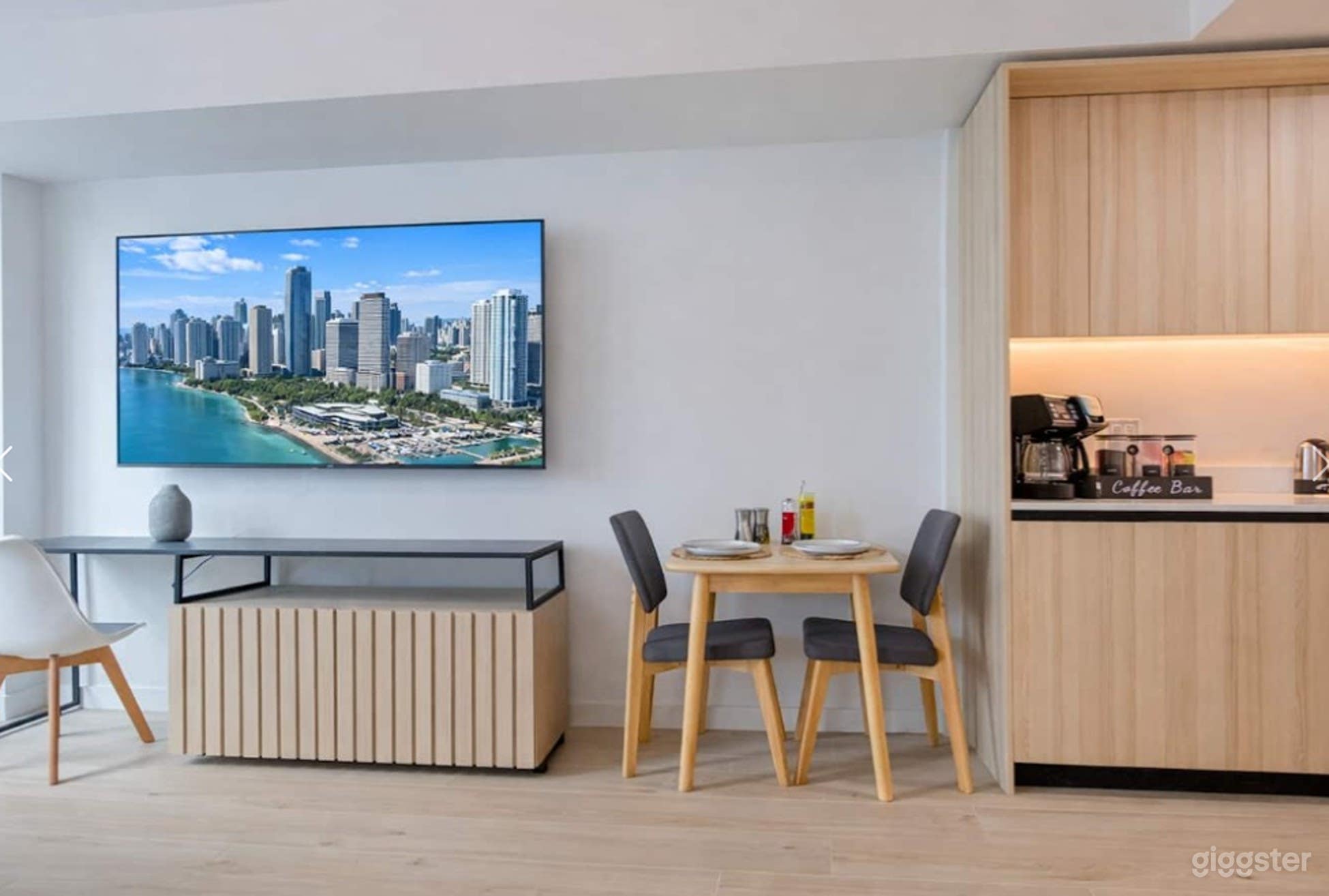 Luxury Resort-Style Condo Photo 2