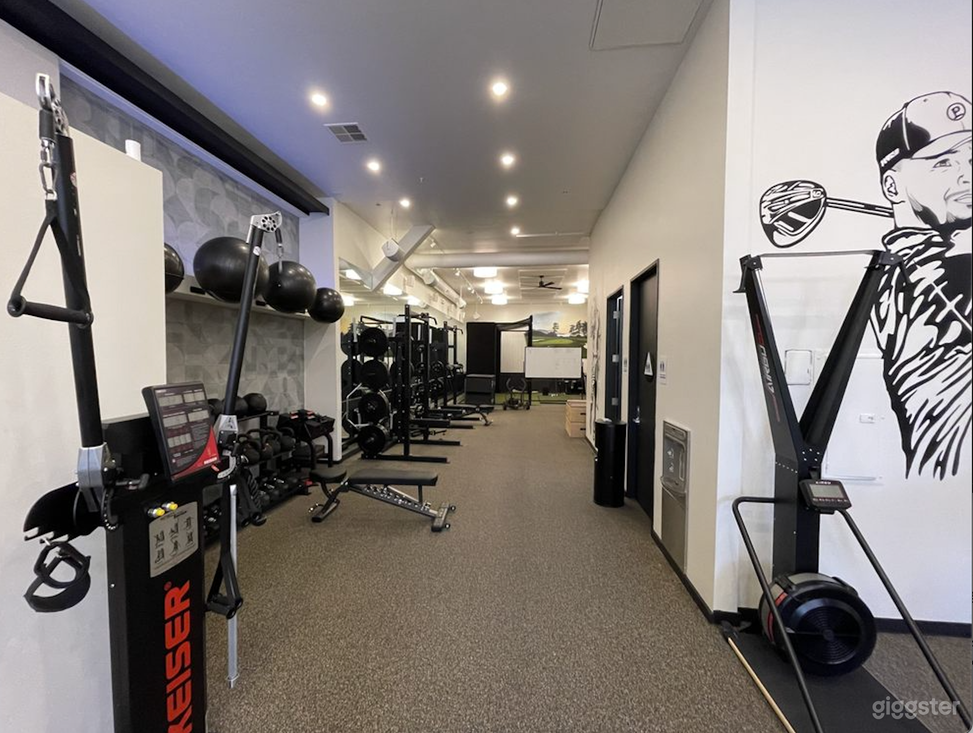 Equipped Golf Facility Photo 3