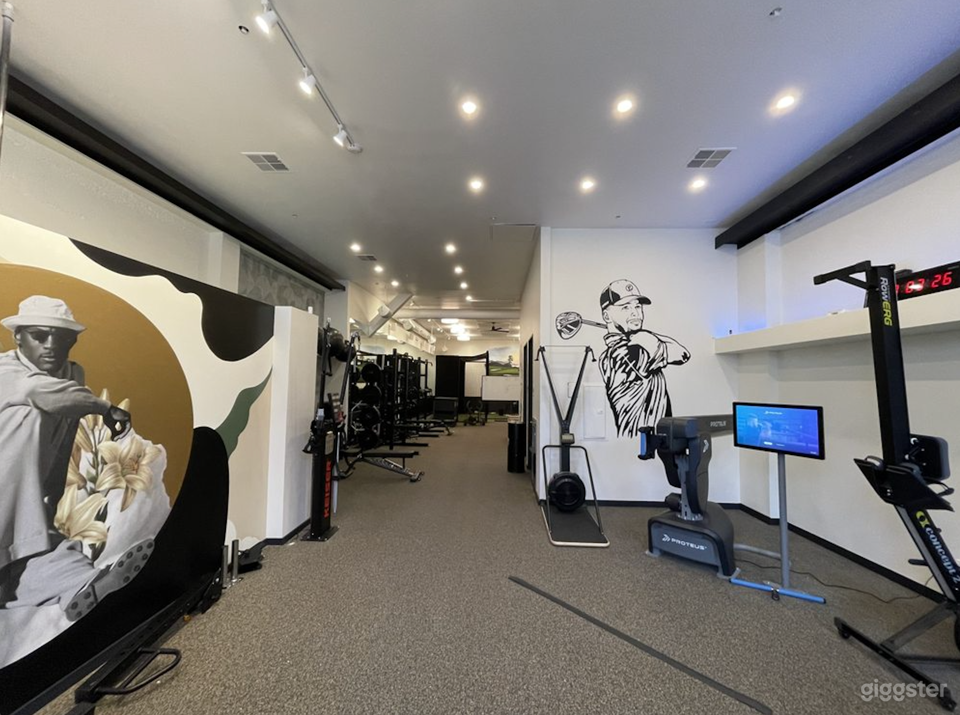 Equipped Golf Facility Photo 1