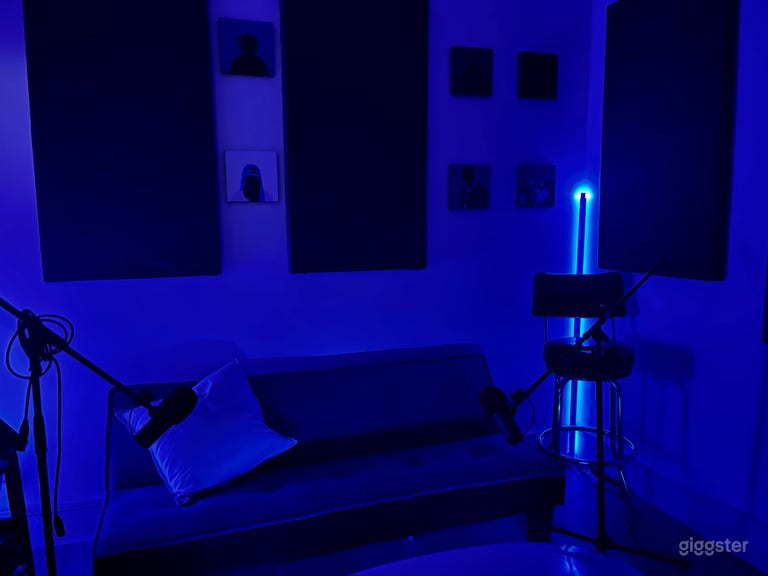  Blue room Recording / Podcast Studio in Bed Stuy ! 