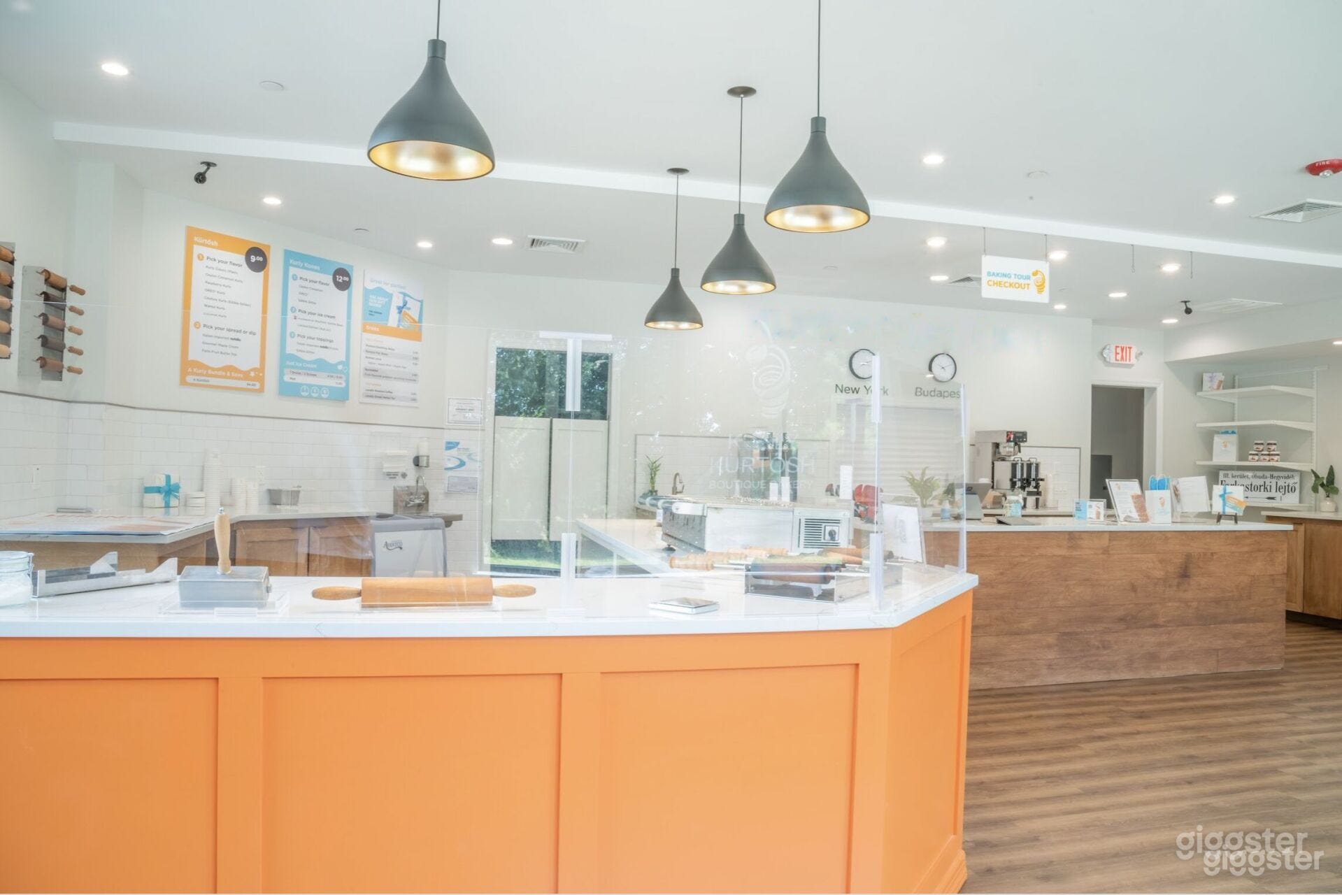 Warm & Welcoming Café / Event Space with ample parking Photo 3
