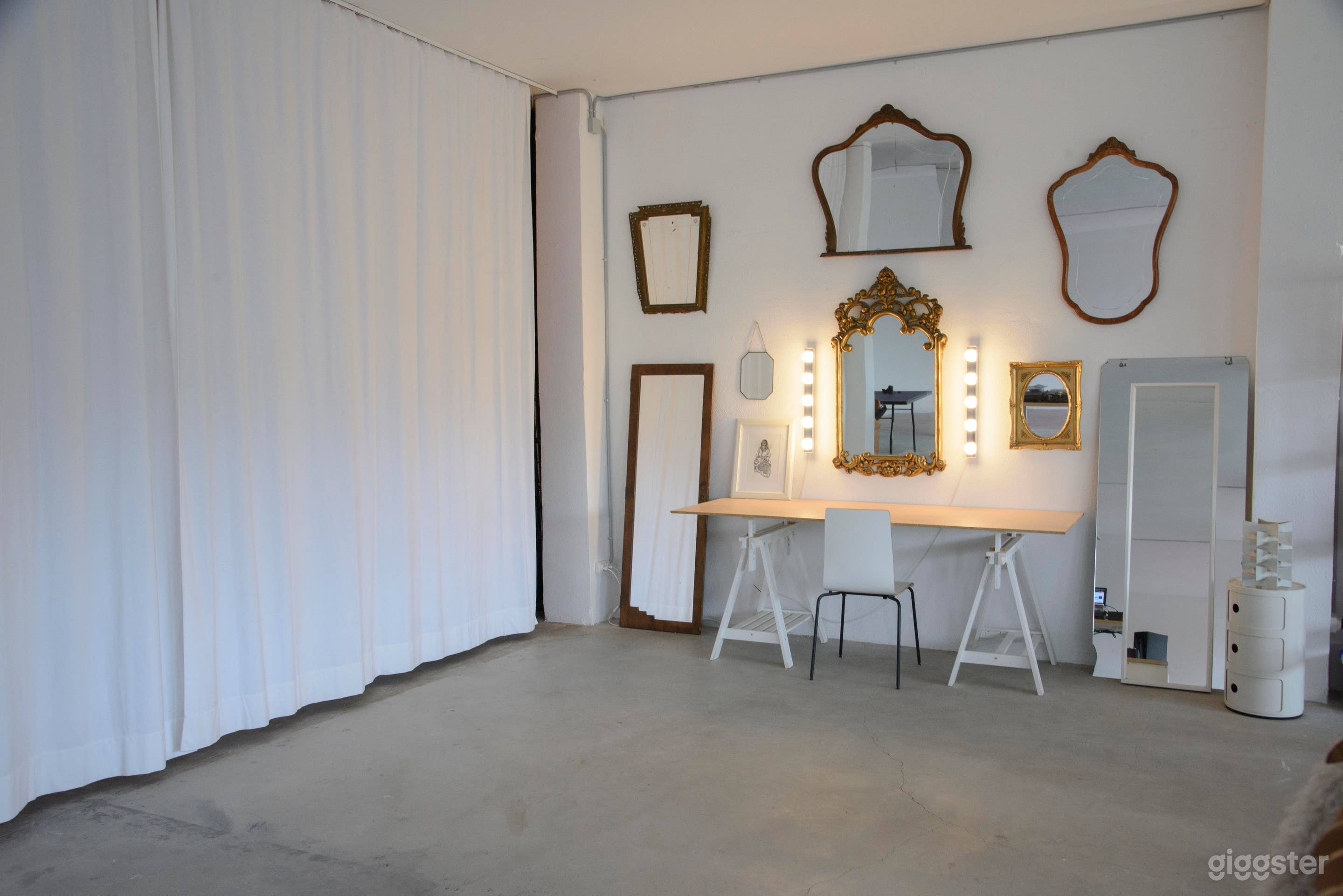 Book the Scene, Build the Dream in Barcelona Photo 4