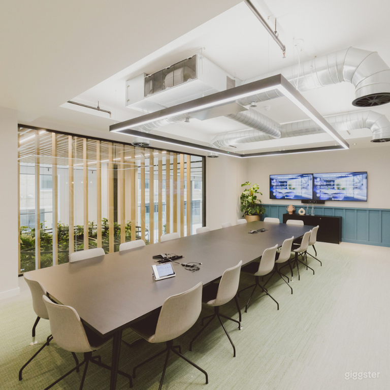  The Ballroom Room Good for 10 Persons 