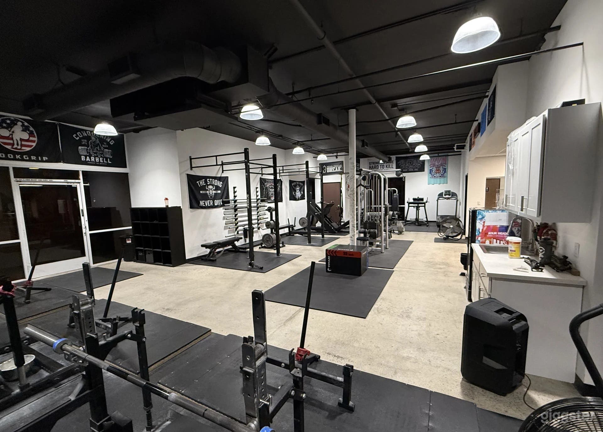 2,300 Sq Ft Private 24 Hour Gym Located in Irvine Rent this