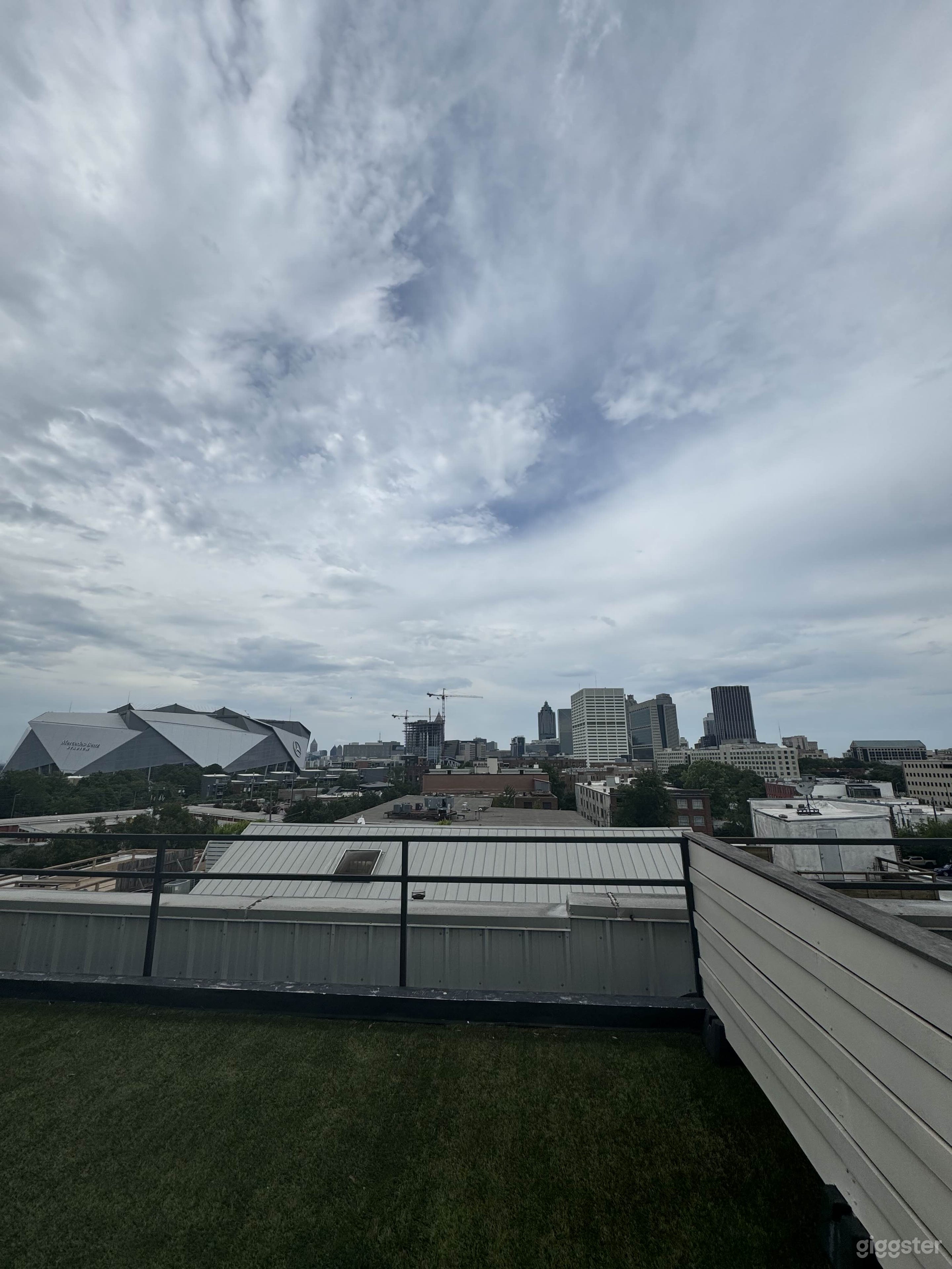 Spacious Atlanta Penthouse Perfect for Video Shoot Photo 4