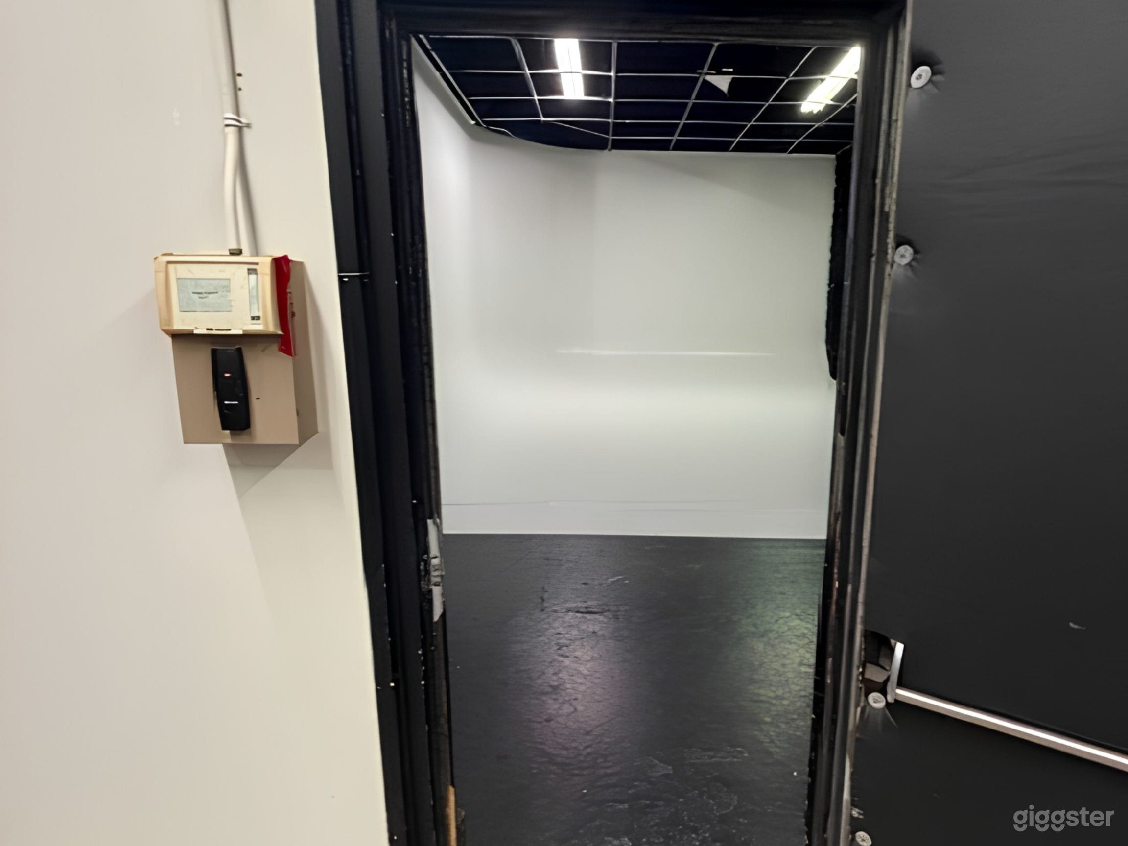 Cinematic Cyclorama Studio with Vintage Lounge | Toronto Photo 2