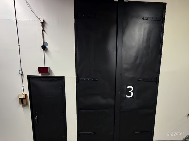  Cinematic Cyclorama Studio with Vintage Lounge | Toronto 