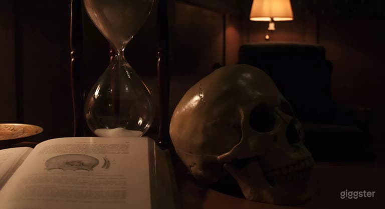  1920s Berlin Escape Room – Dark Professor’s Office Set 